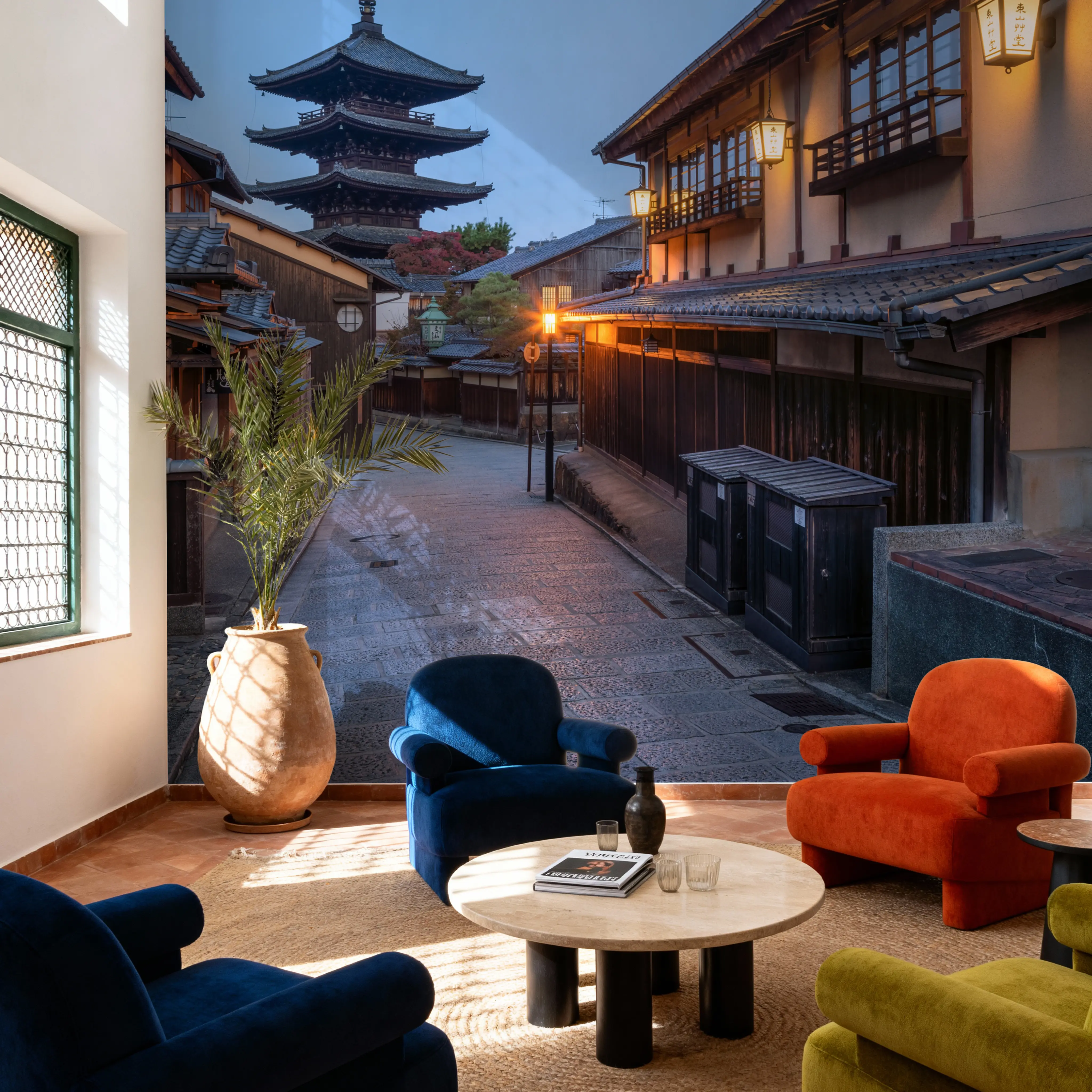 Fotobehang - Yasaka Pagoda at Night - Architectuur Monumenten Mural - Bruin - Woonkamer - Wallism België - Zelfklevend of Vliesbehang