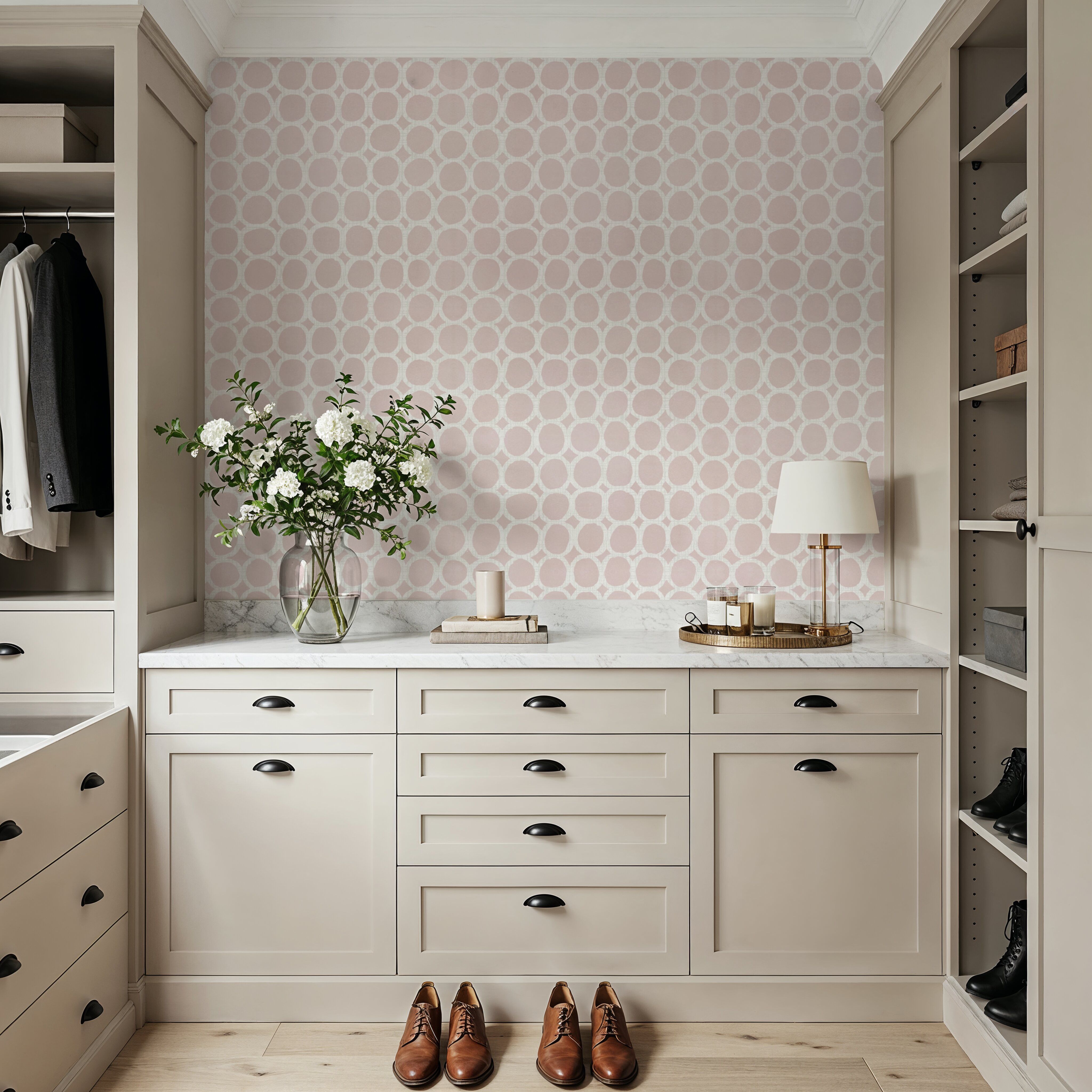 Mixed Pink Circles Inverse
