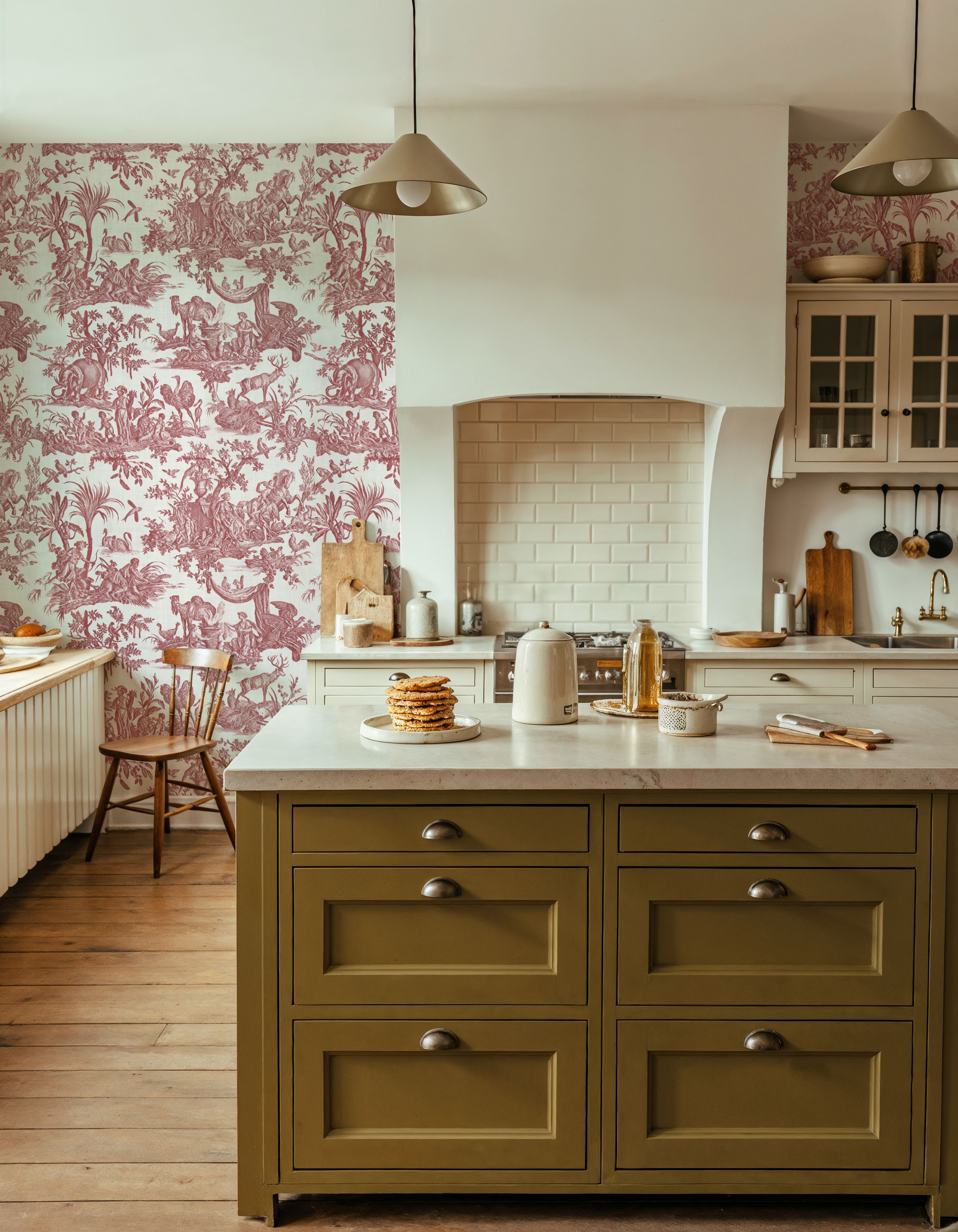 Patinated Linen Toile de Jouy, Brick