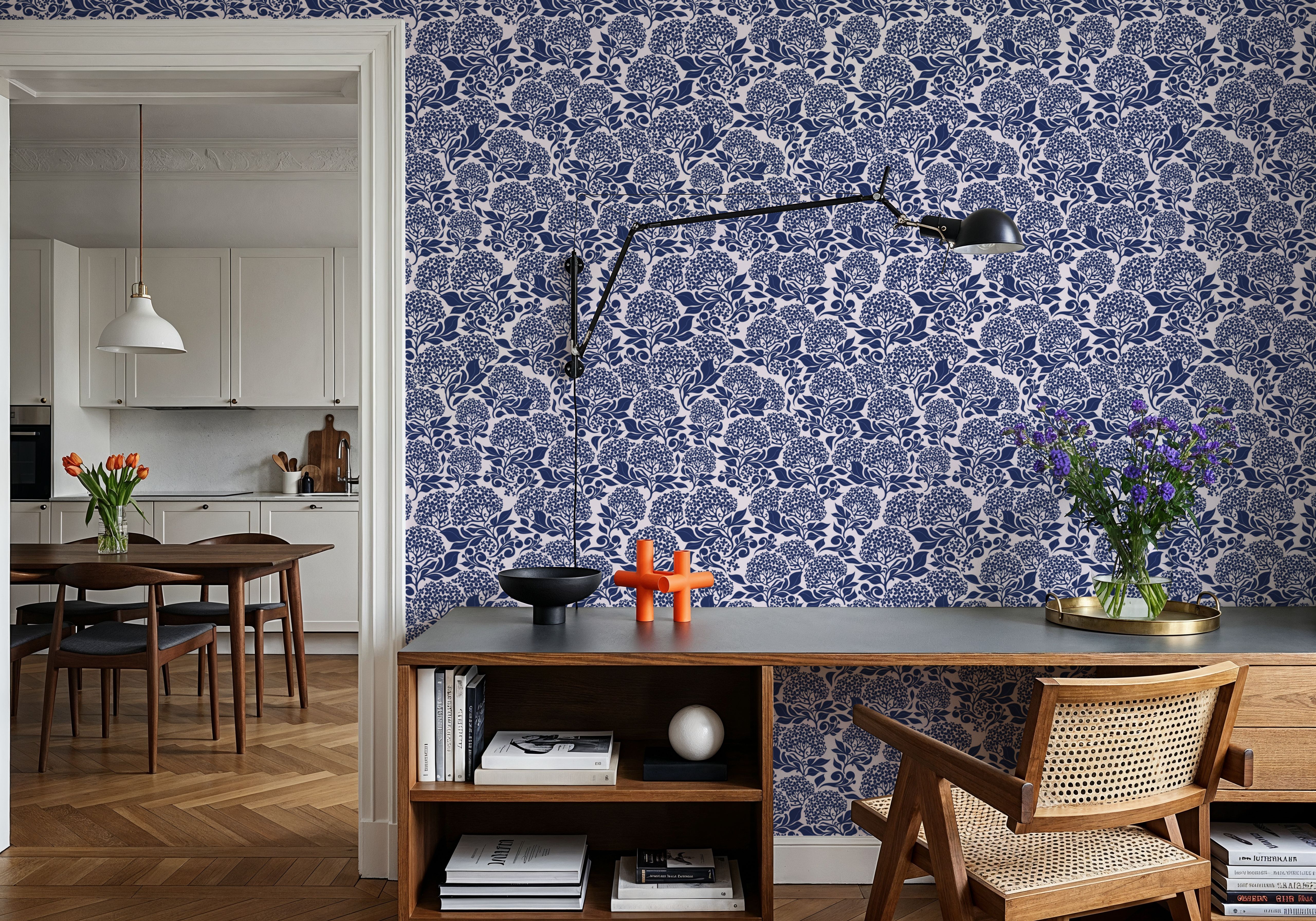 Hydrangea, Navy on Cream, Tapet