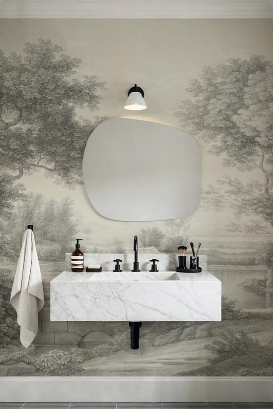 Riverbank Oak Landscape, Argent