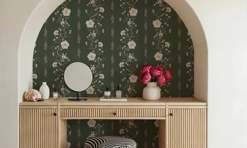 Trailing Flower Stripe, Soft Green