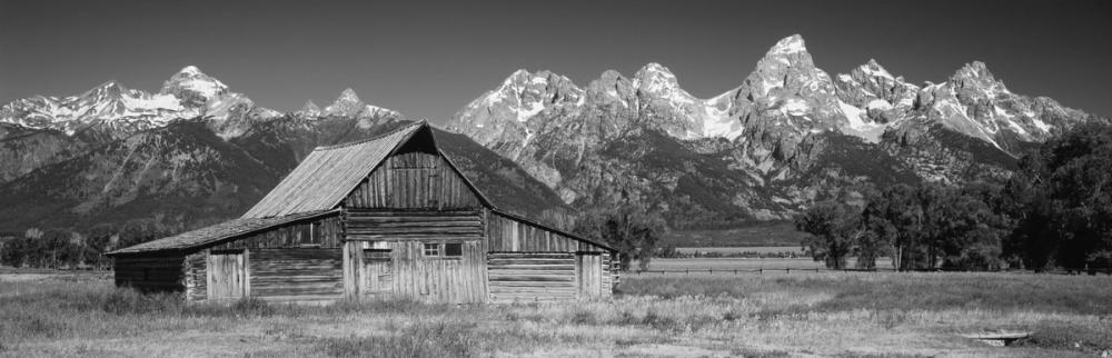 Mountain Homestead Black & White