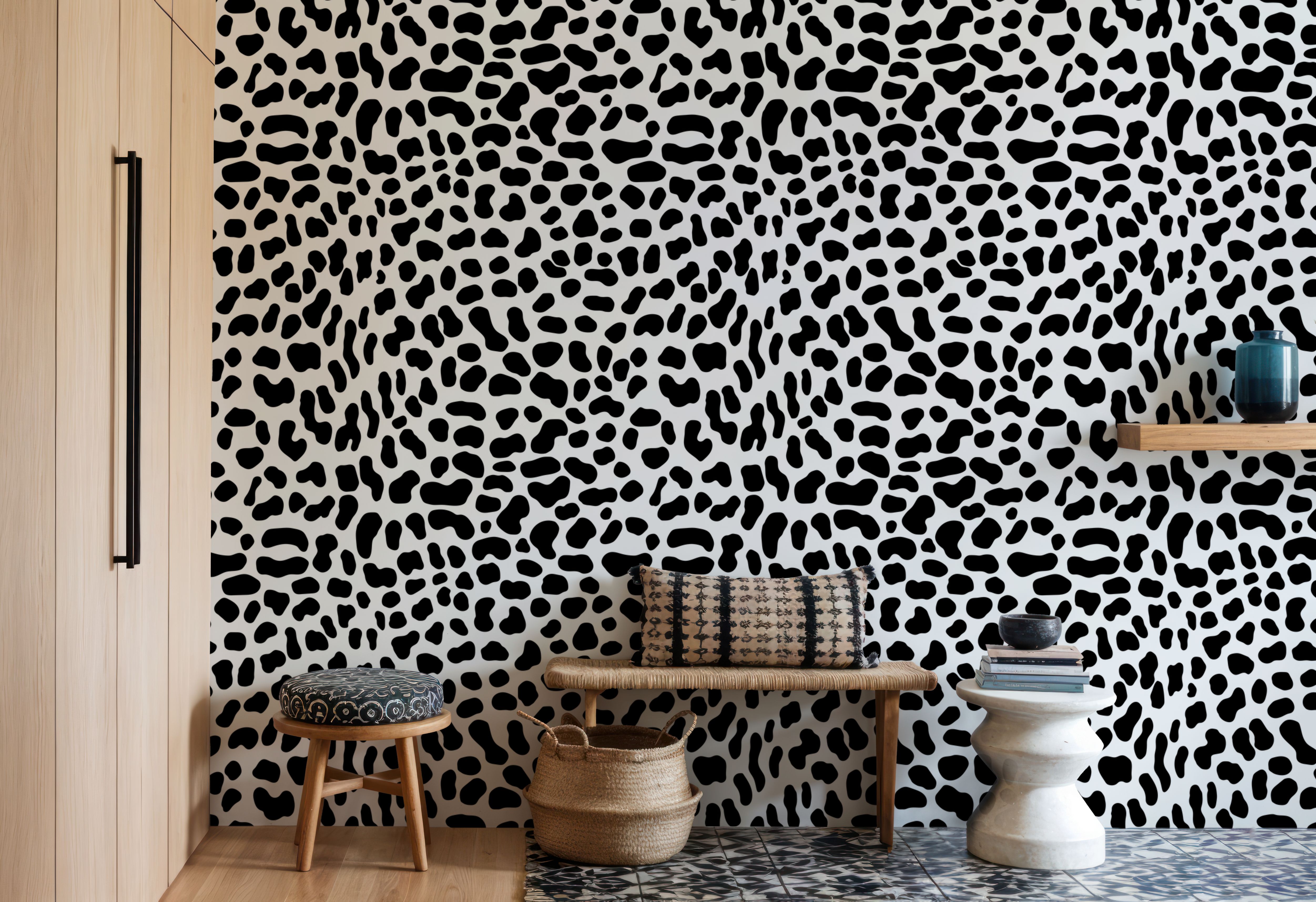 Cheetah Hiding on Repeat