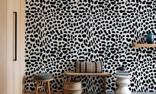 Cheetah Hiding on Repeat