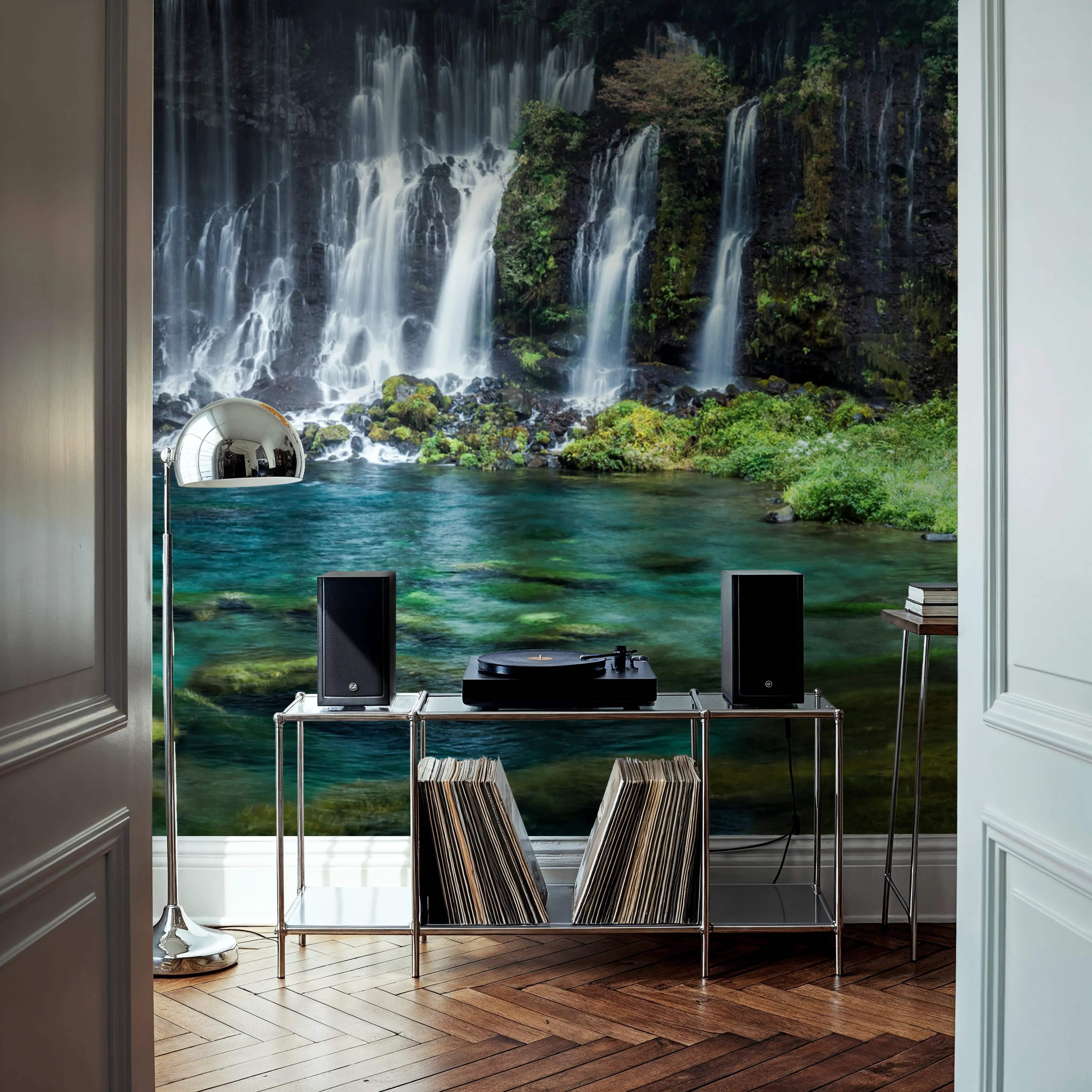 Fotobehang - Shiraito Falls - Bladeren Stenen Mural - Groen - Eetkamer - Wallism België - Zelfklevend of Vliesbehang