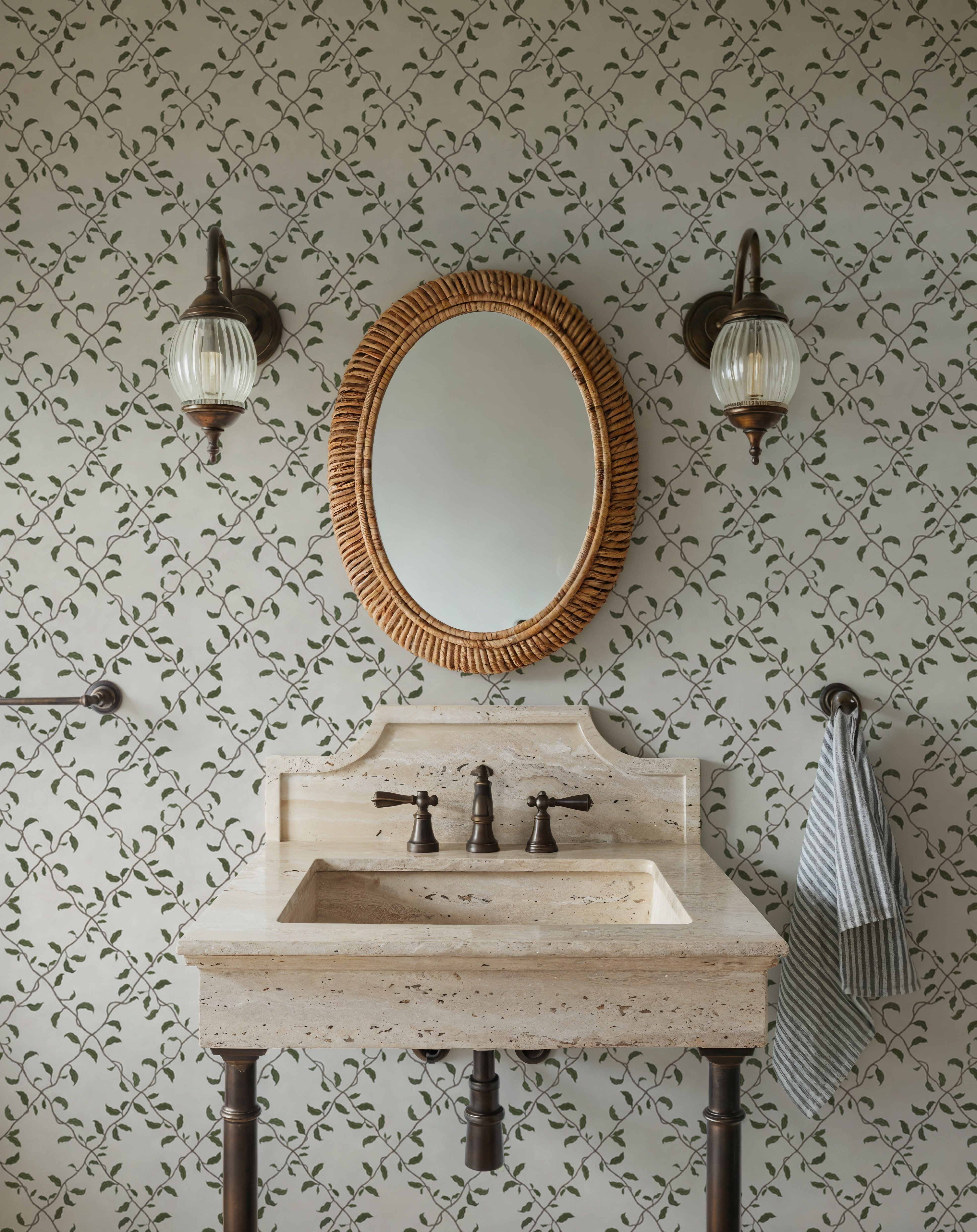 Emerald Trellis Petite, Cloud