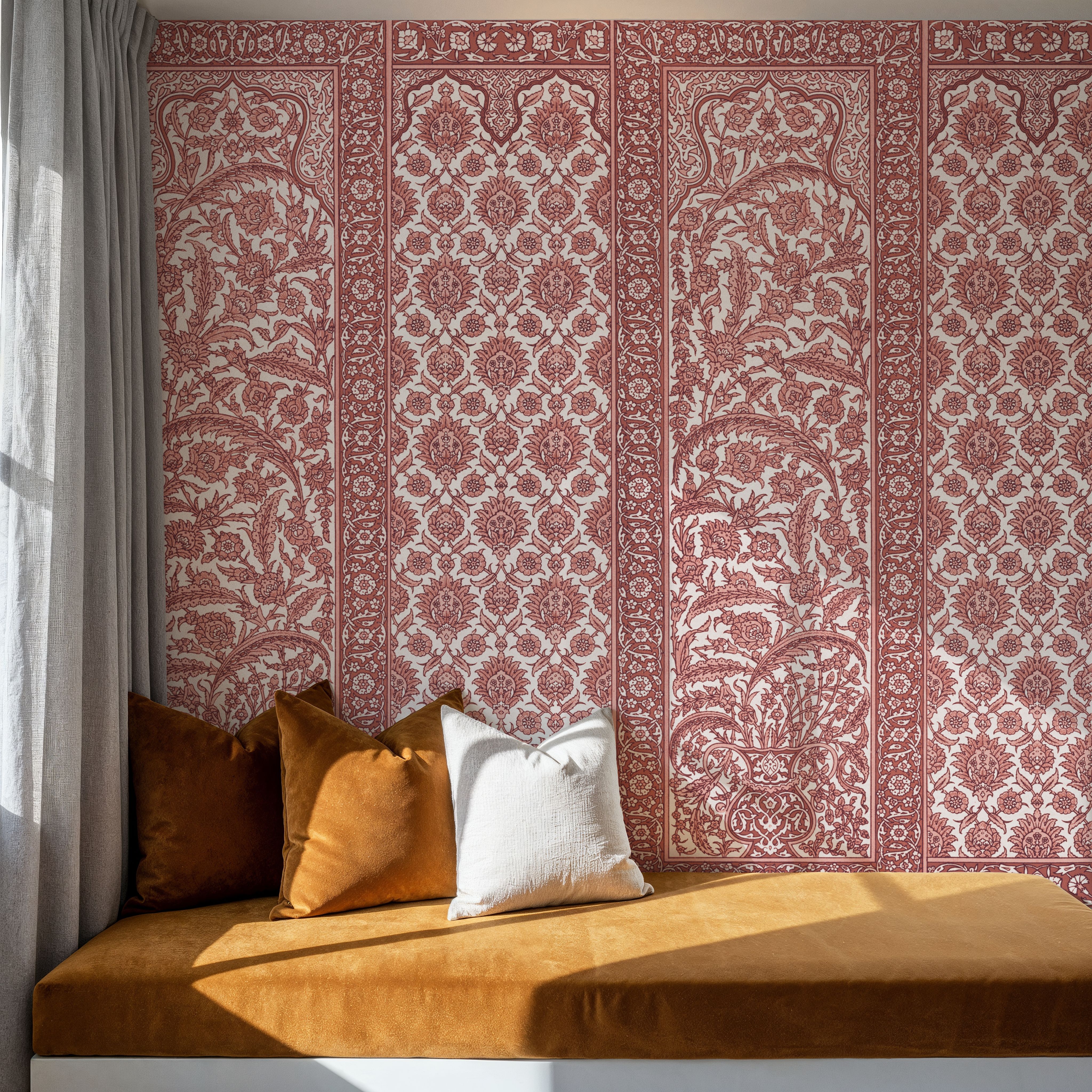 Riad Ornaments, Strawberry