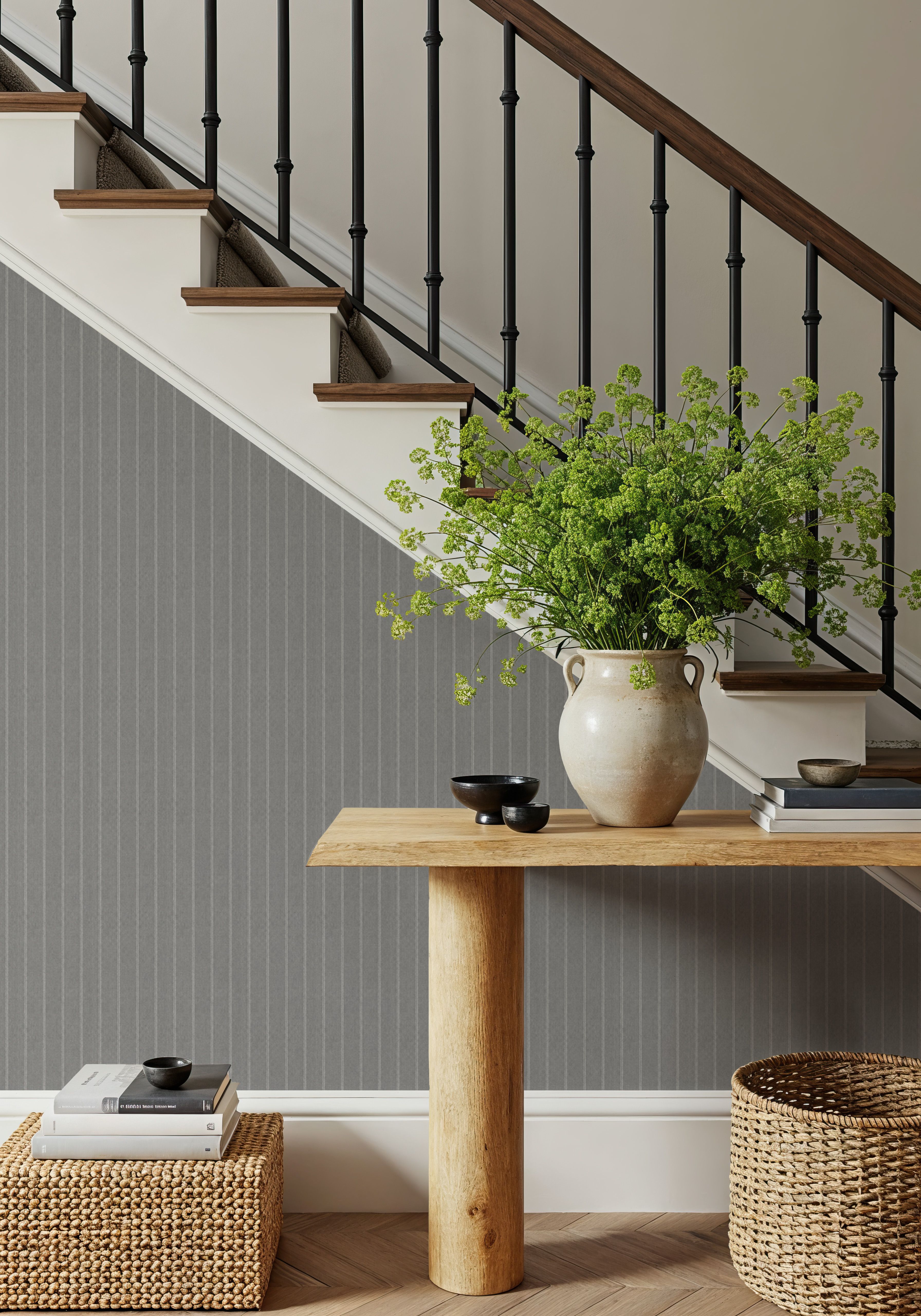 Tailor's Pin Stripe, Pewter, Behang
