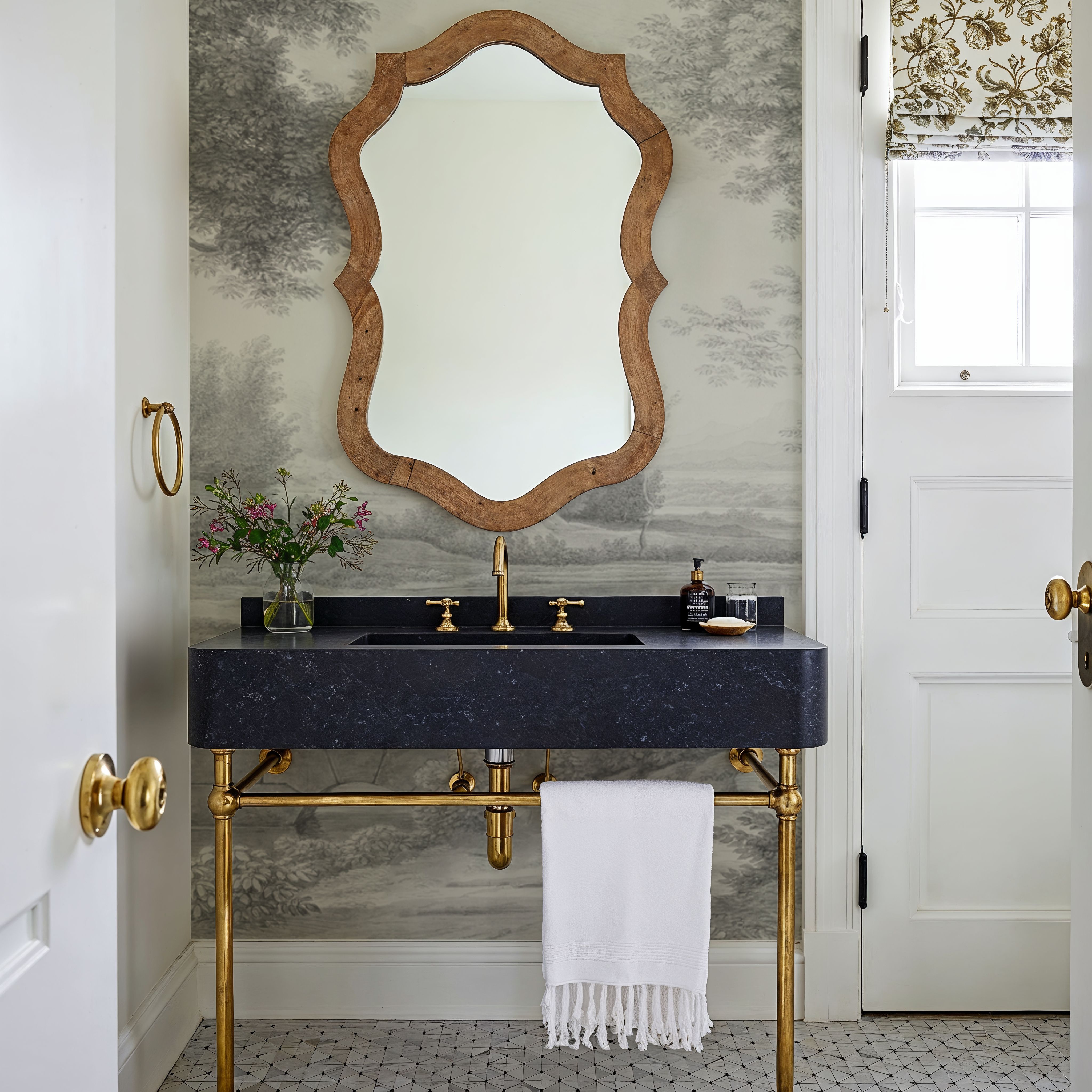 Riverbank Oak Landscape, Argent