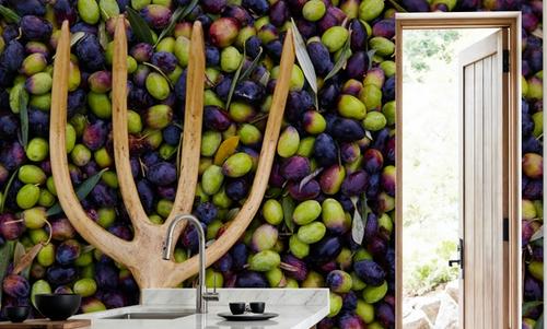 Picking Olives