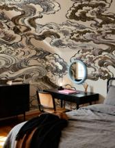 Behang in een kamer met een schuin plafond: op welke muur?