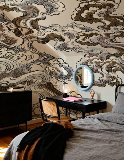 Behang in een kamer met een schuin plafond: op welke muur?