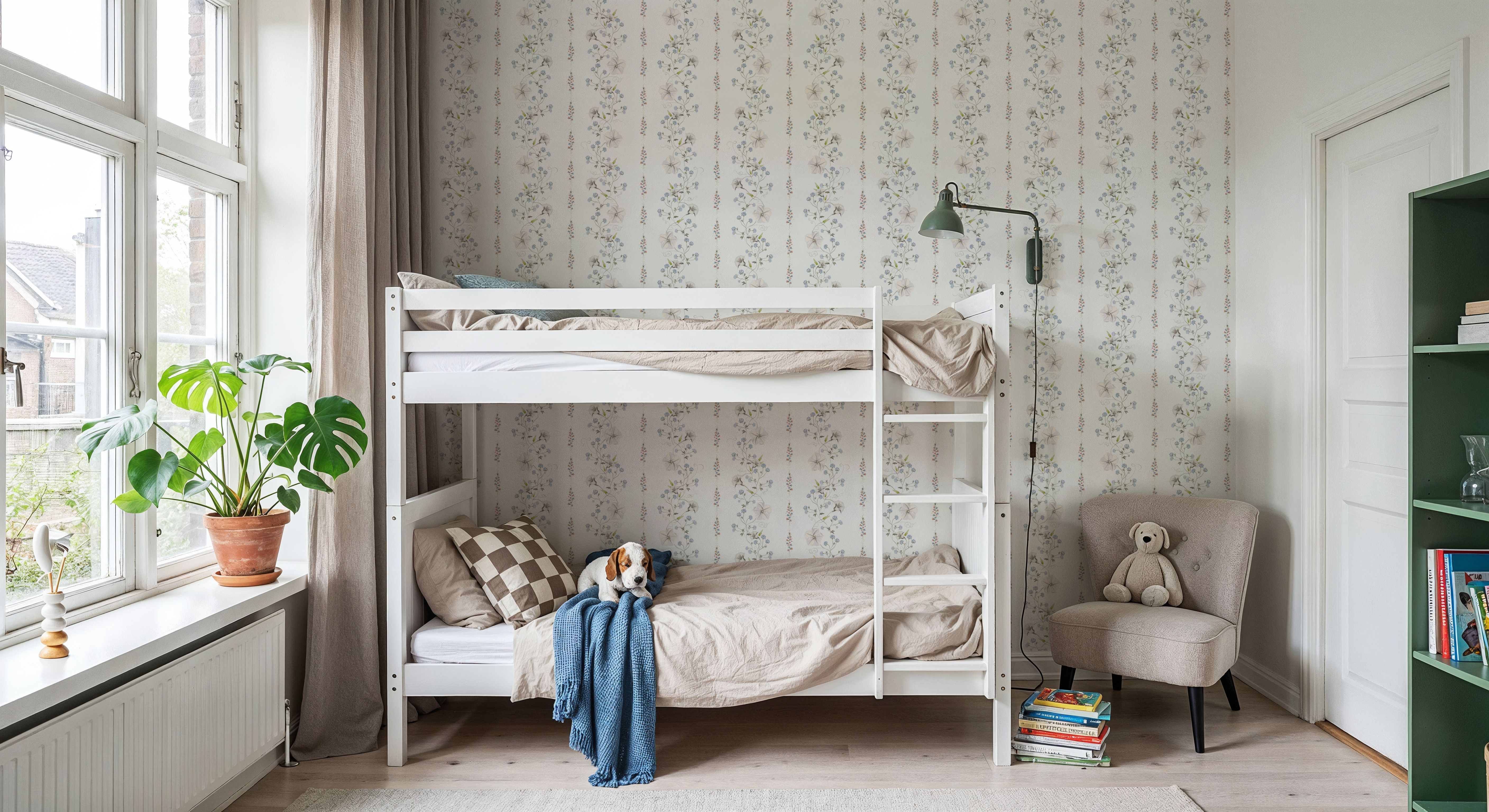 Trailing Flower Stripe, White