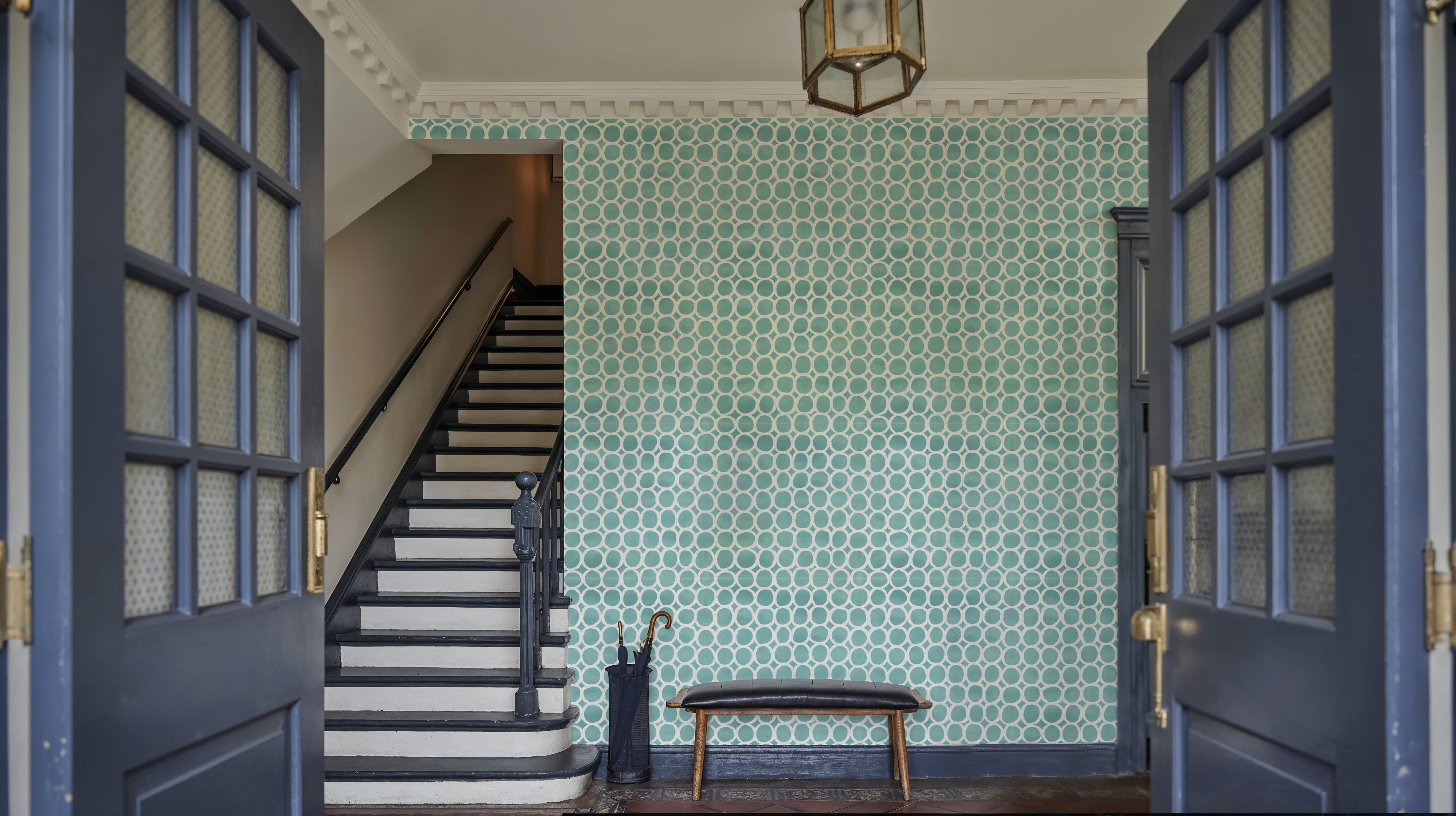 Mixed Blue Circles Inverse