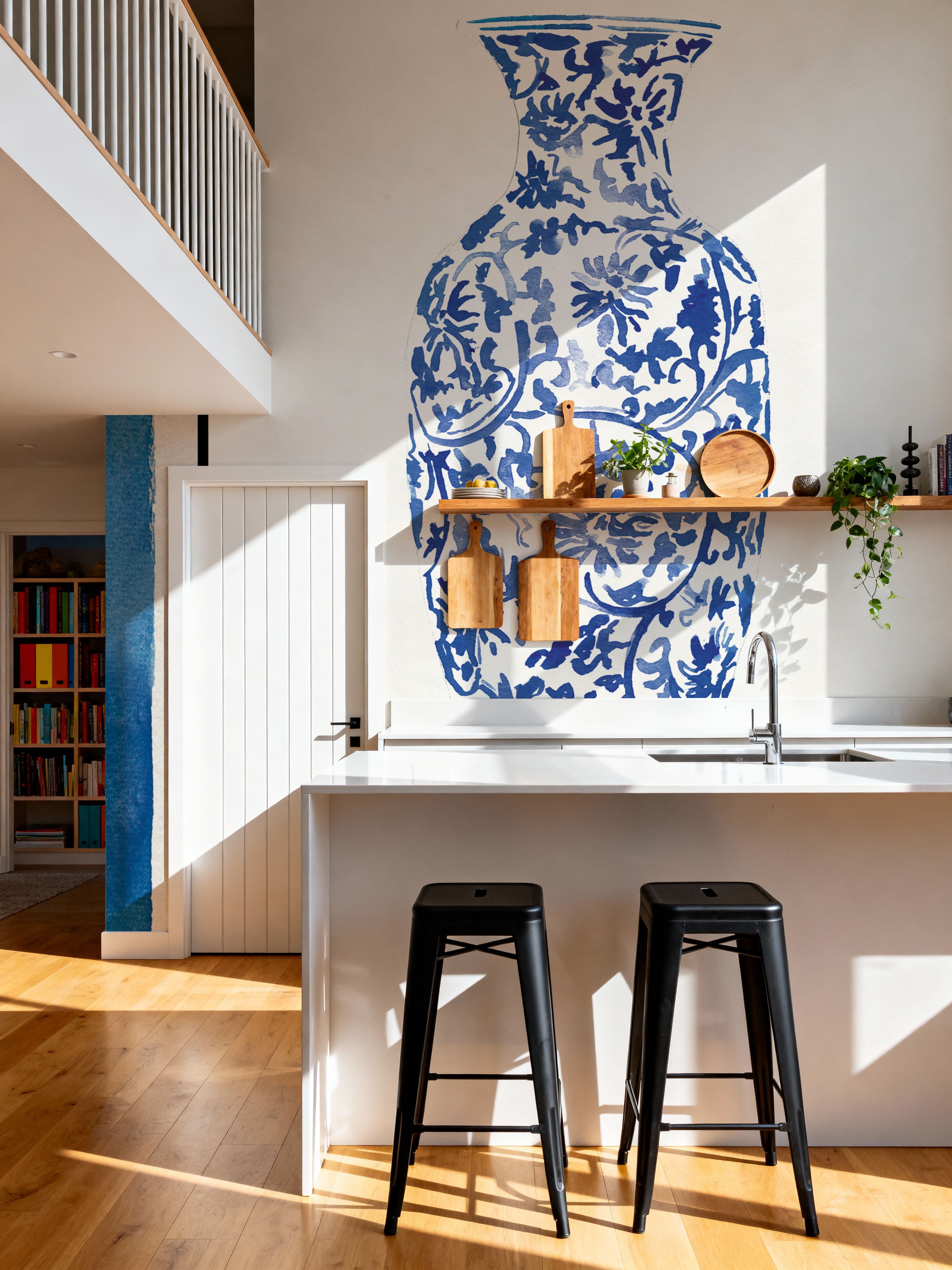 Chinoiserie Vase II Stripes