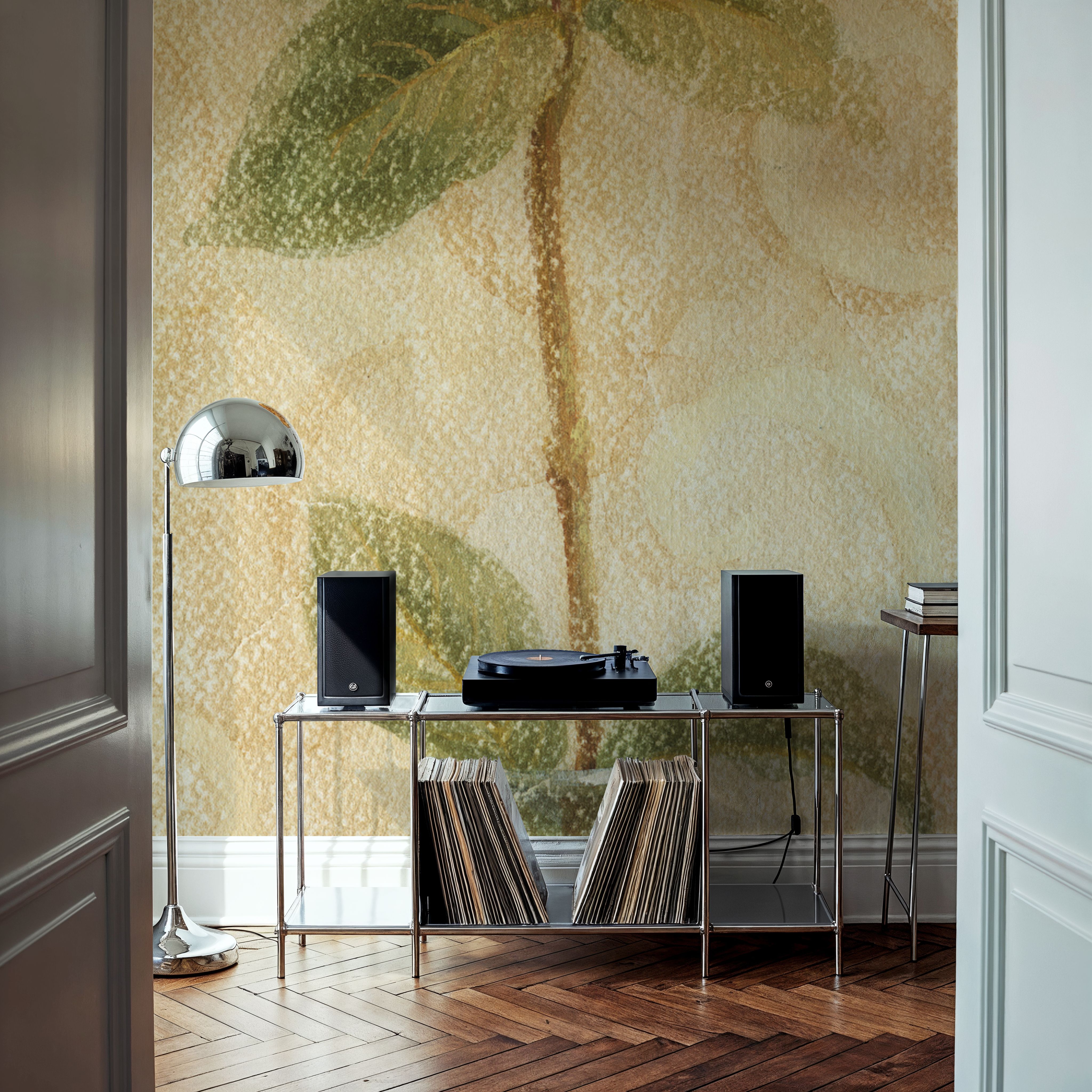 Vintage Lilac in Glass Vase