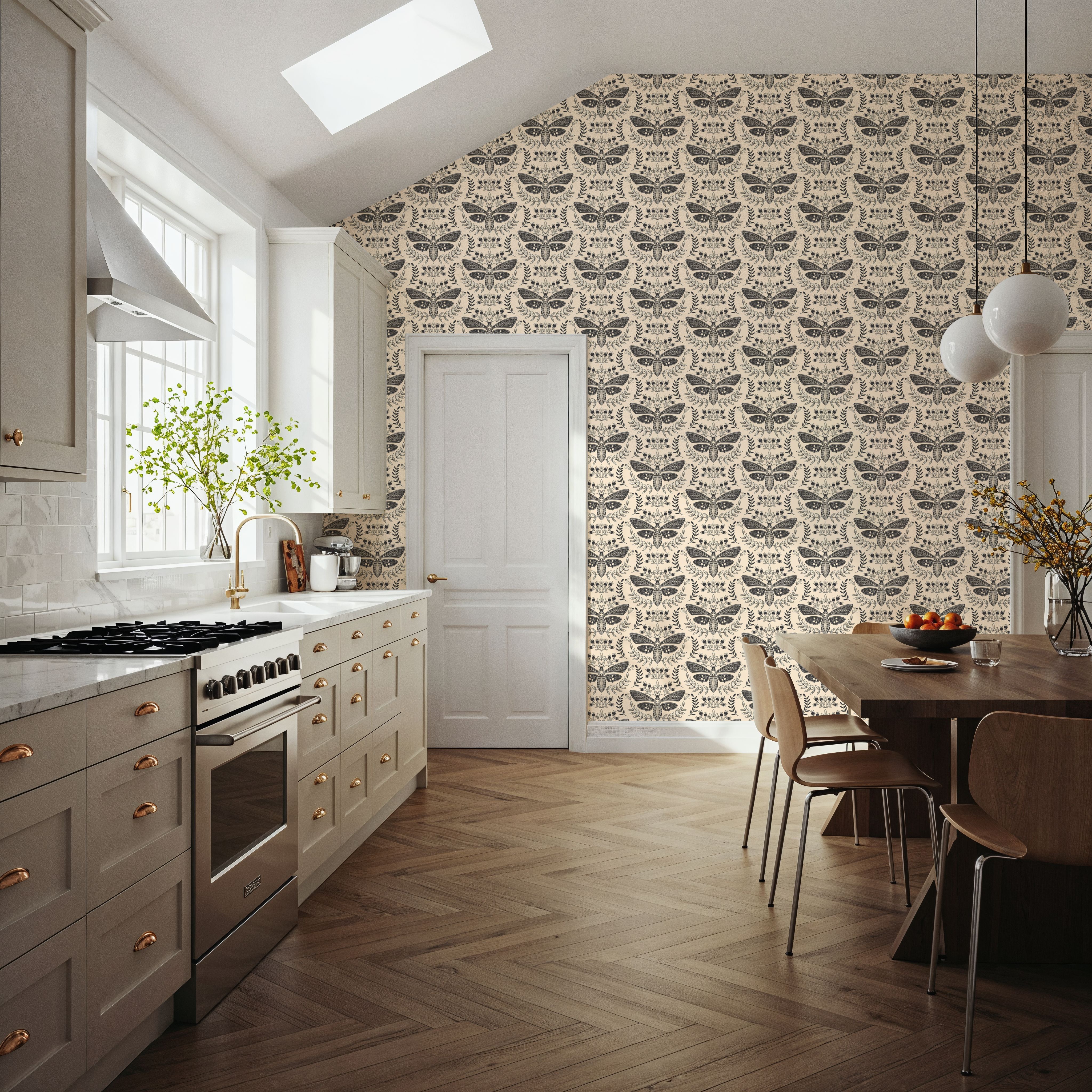 Deaths Head Moth Small, Grey