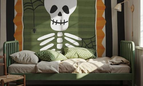 Chic or Treat VI
