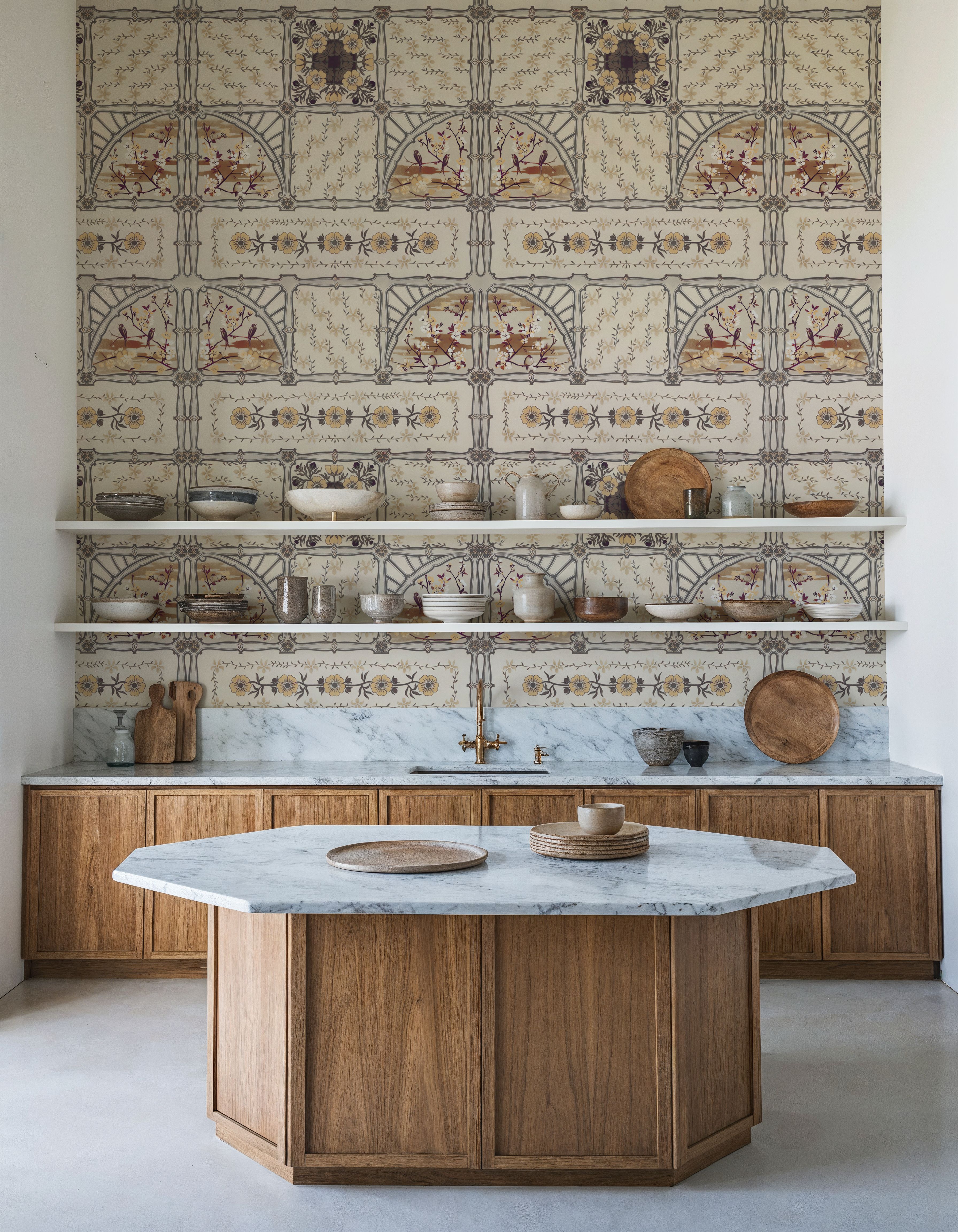 Sakura & Bird, Amber