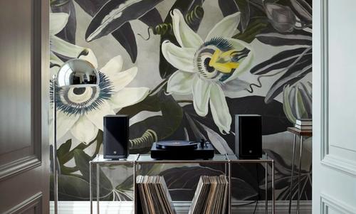 White Passiflora Yellow Green