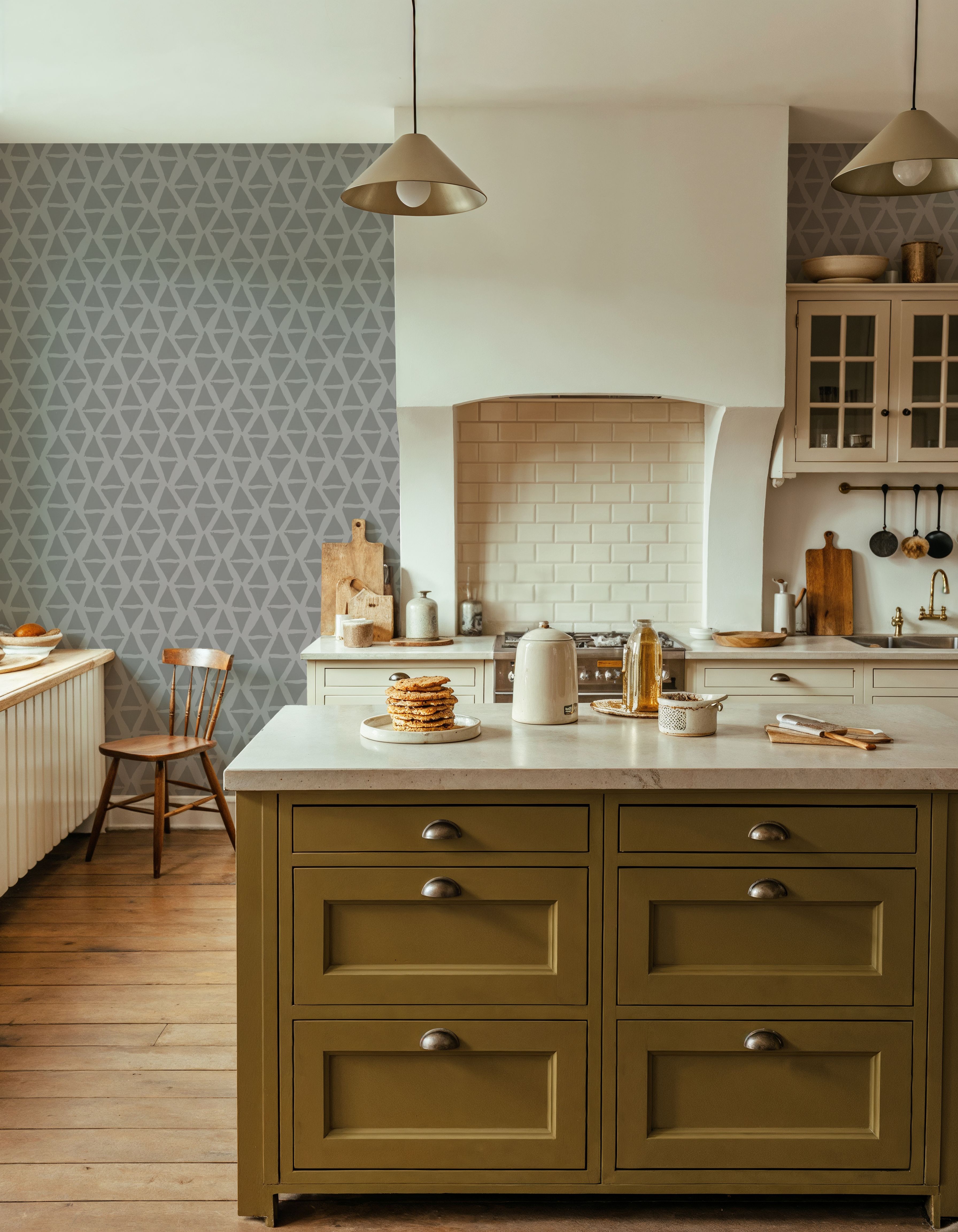 Triangular Meeting Gray