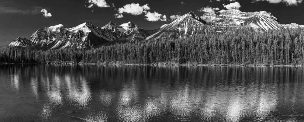 Lake Louise BW