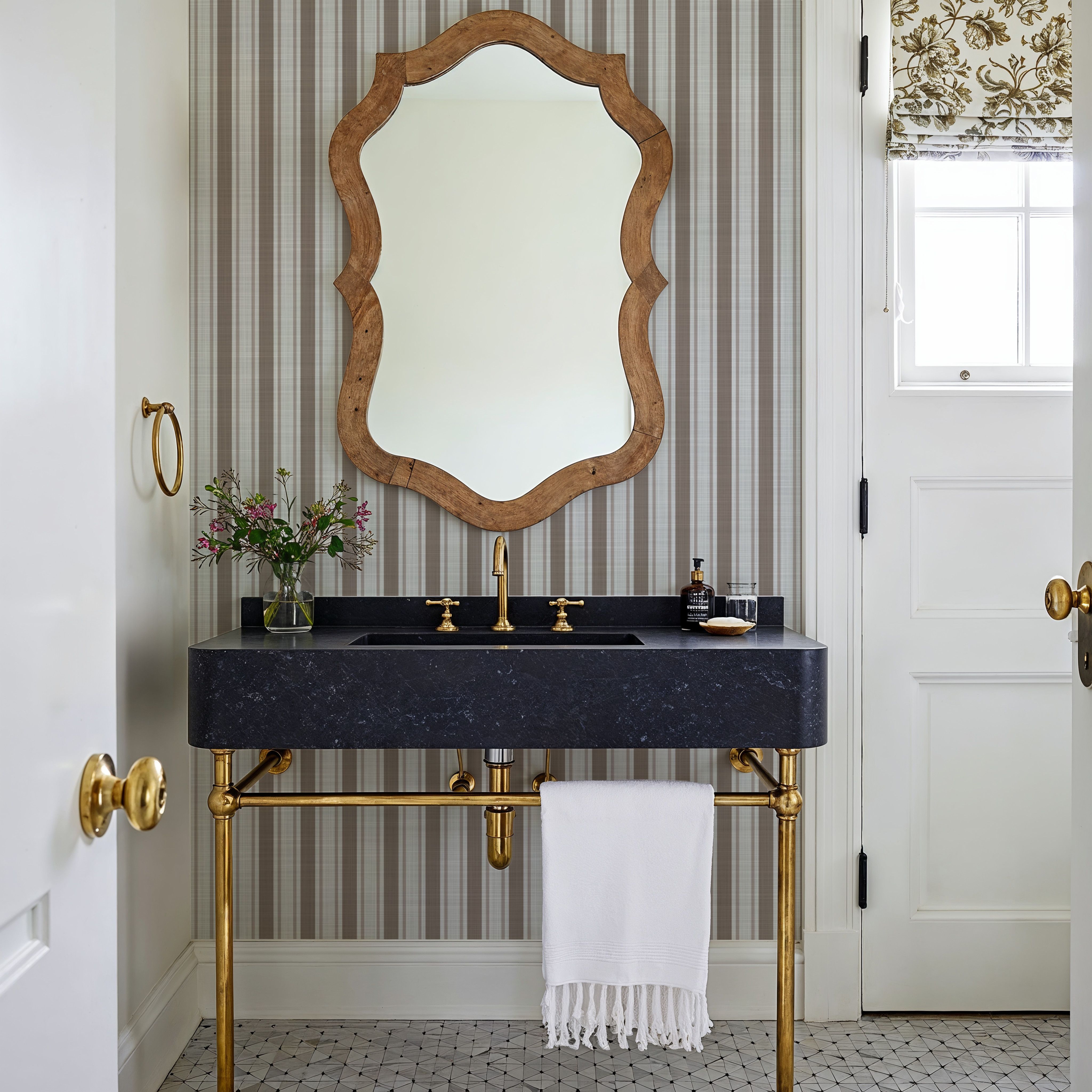 Les Andelys Vertical, Beige