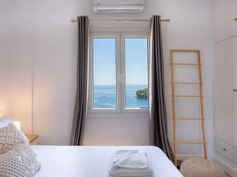 Deluxe Suite with Sea view — image 12