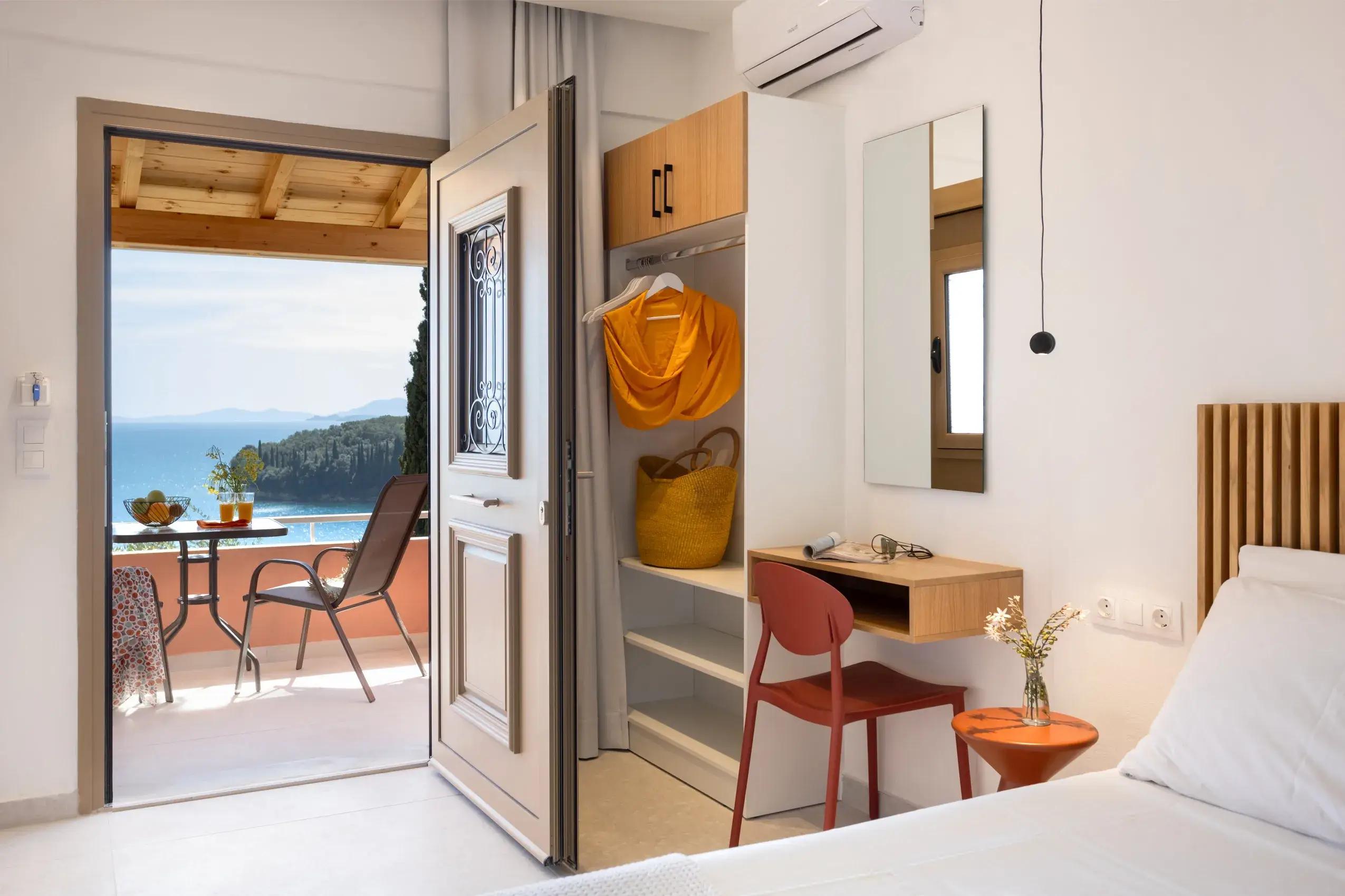 Rooms & Suites