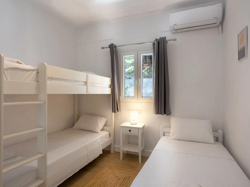 Deluxe Suite with Sea view — image 14