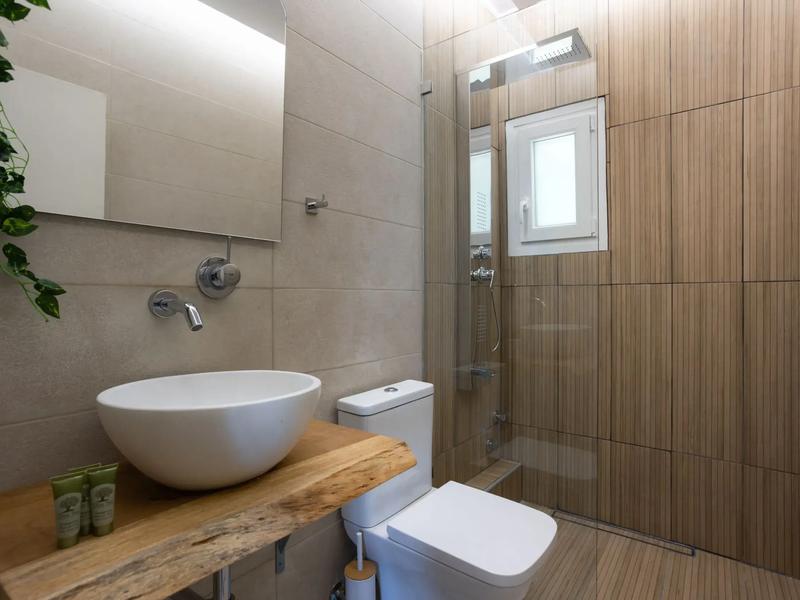 Deluxe Suite with Sea view — image 18