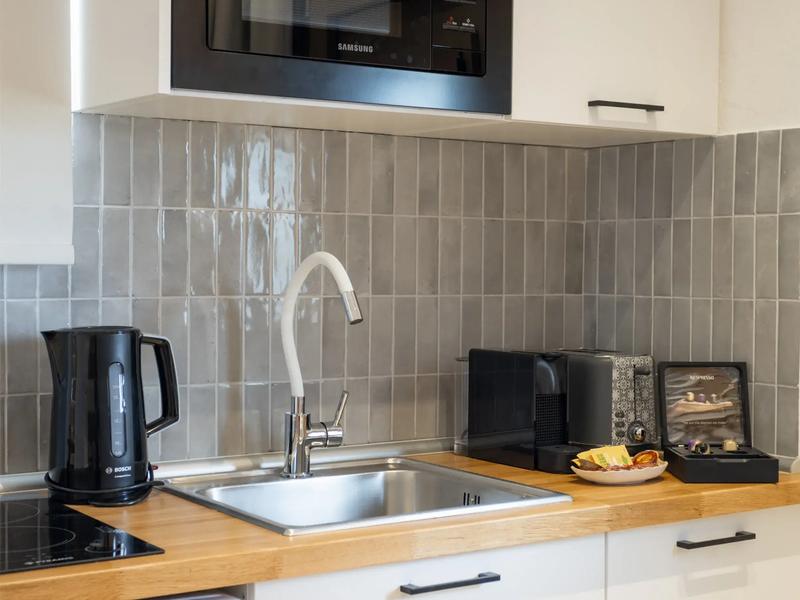 Premium Redesigned Studio with Sea view — image 11