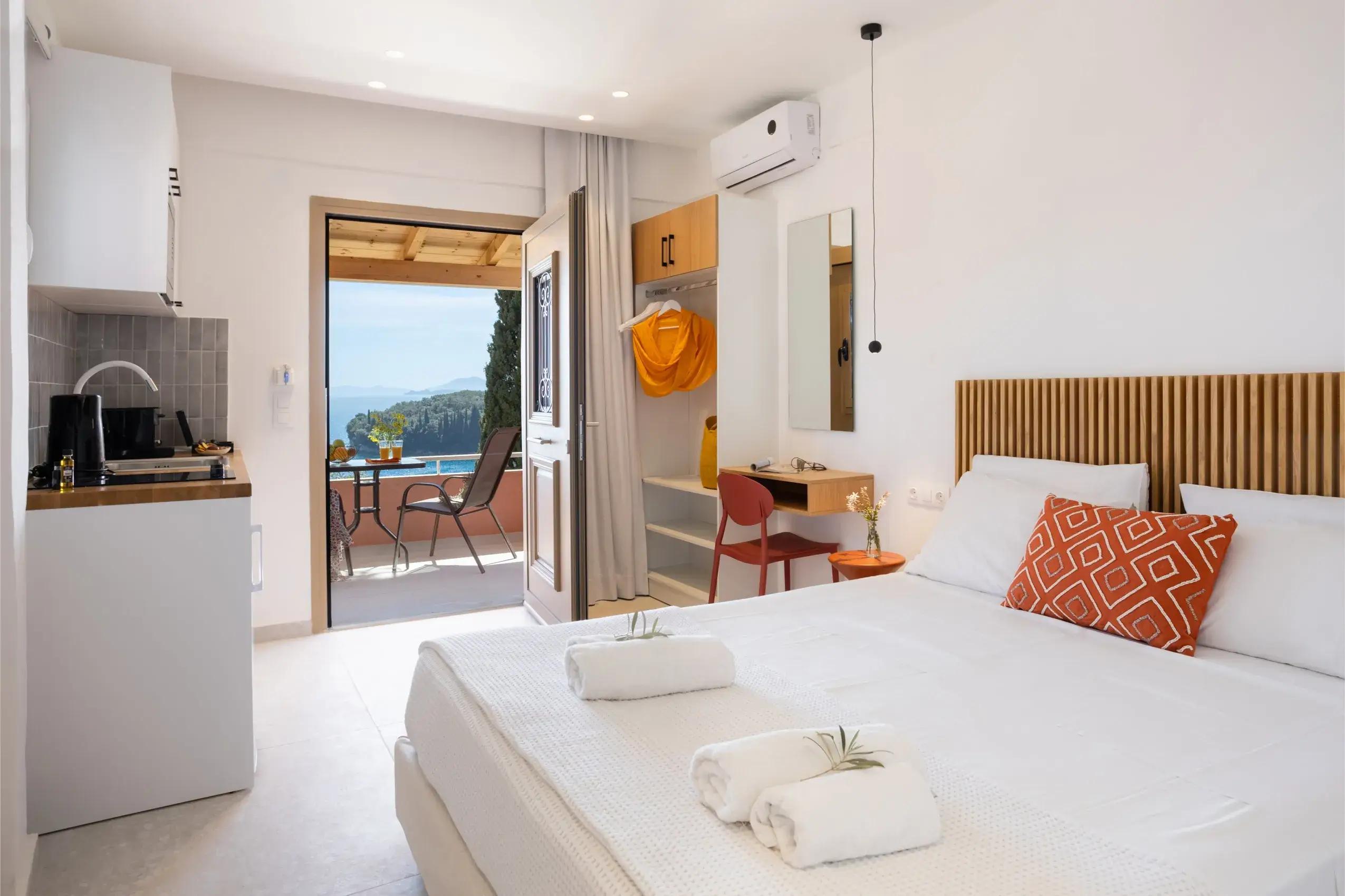 Rooms & Suites
