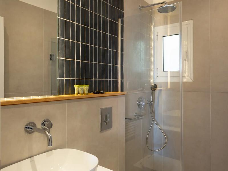 Apartment with Sea View — image 2