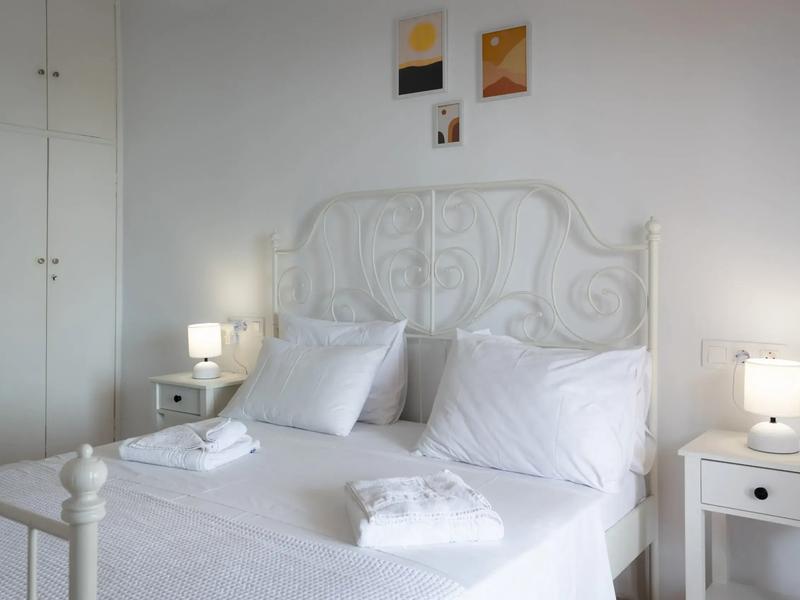 Studio Apartment with Sea View — image 4