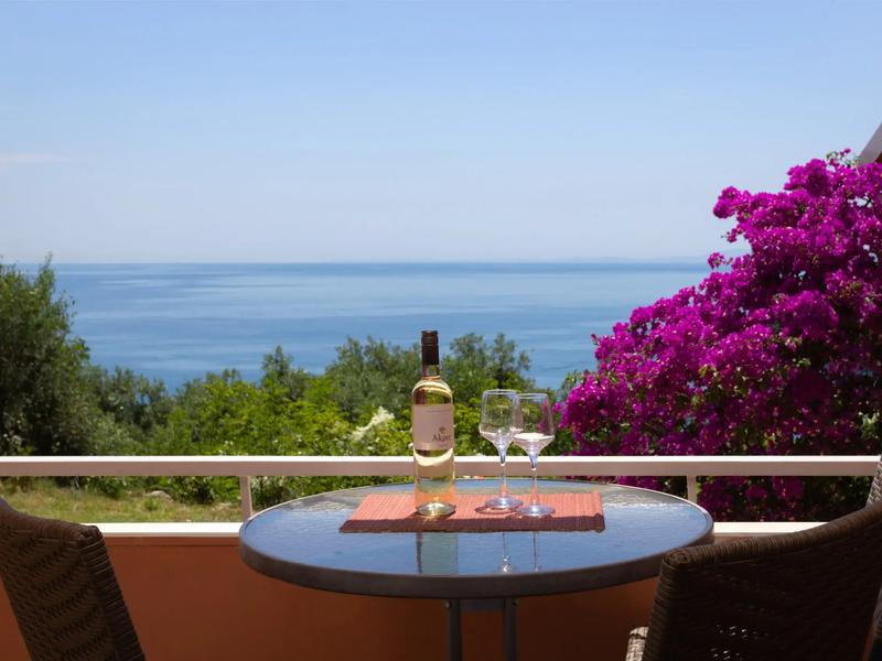 Superior Triple Apartment with Balcony & Sea View