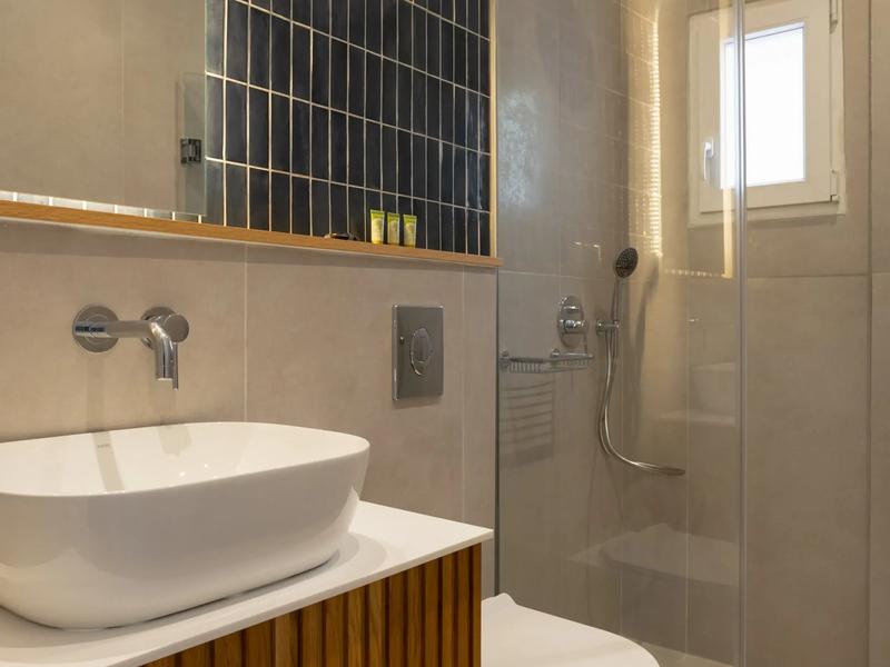 Studio Apartment with Sea View — image 11