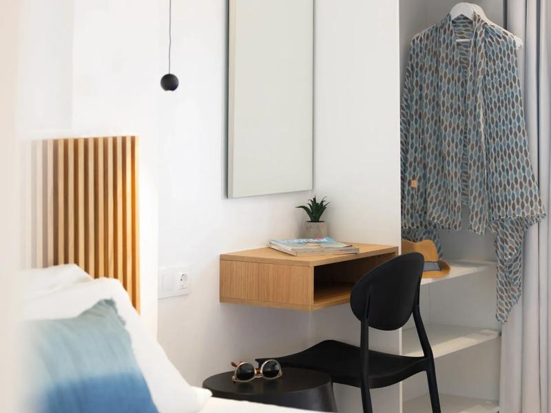 Premium Redesigned Studio with Sea view — image 14