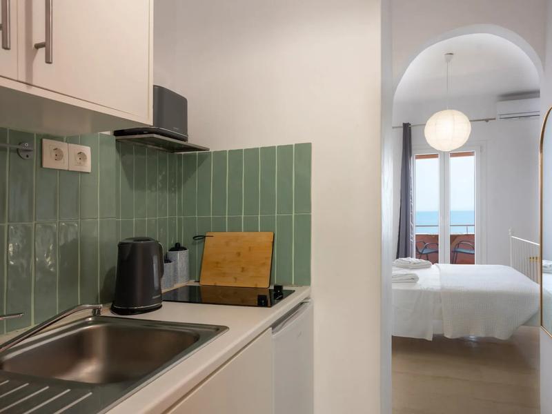 Studio Apartment with Sea View — image 6