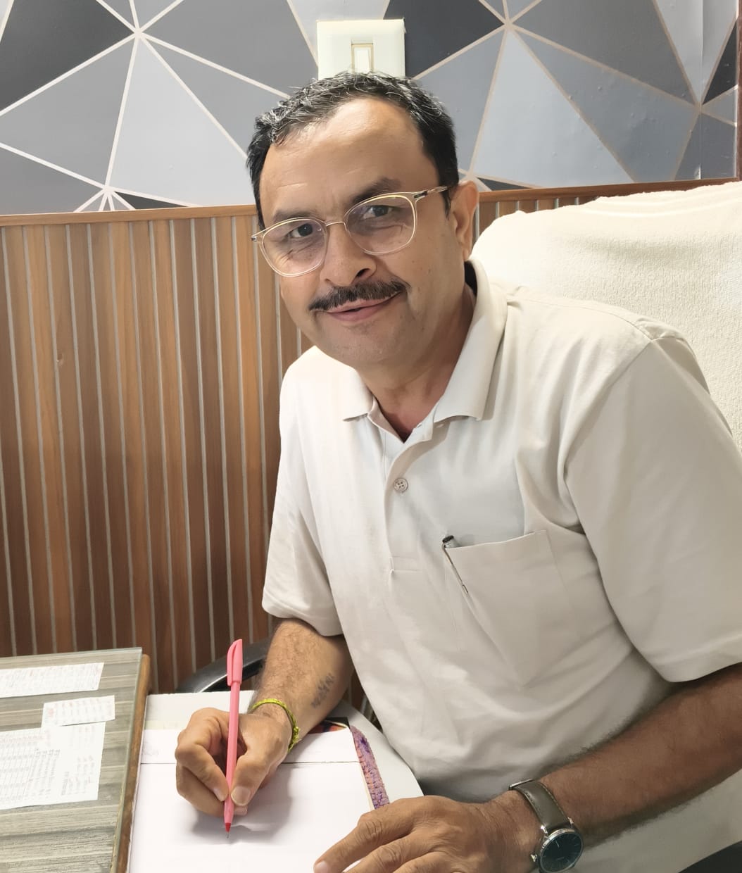 Portrait of Mr. Pravinbhai Zinzala, Managing Director
