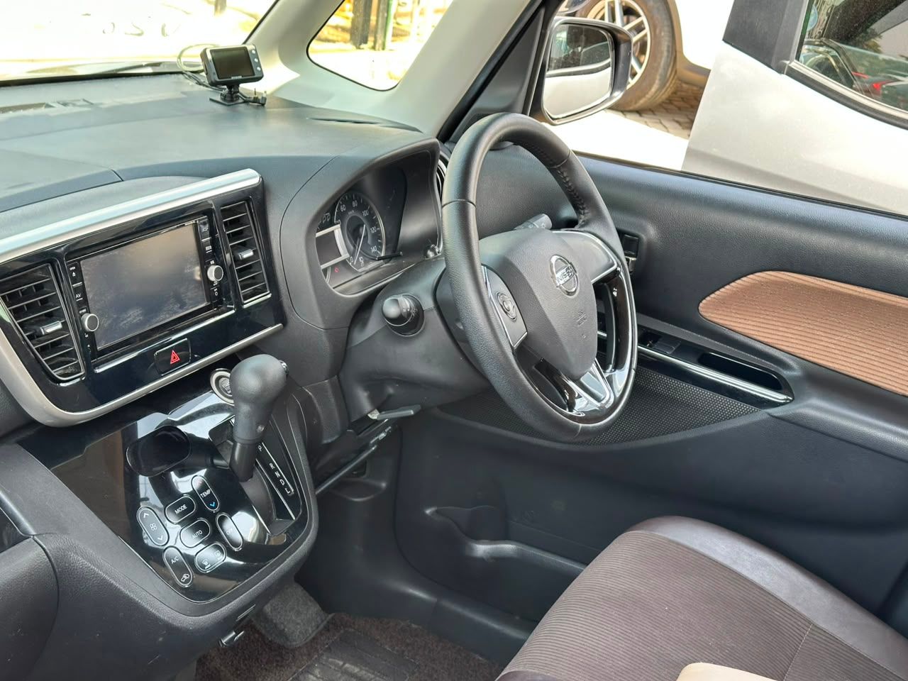2019 Nissan Roox thumbnail 5