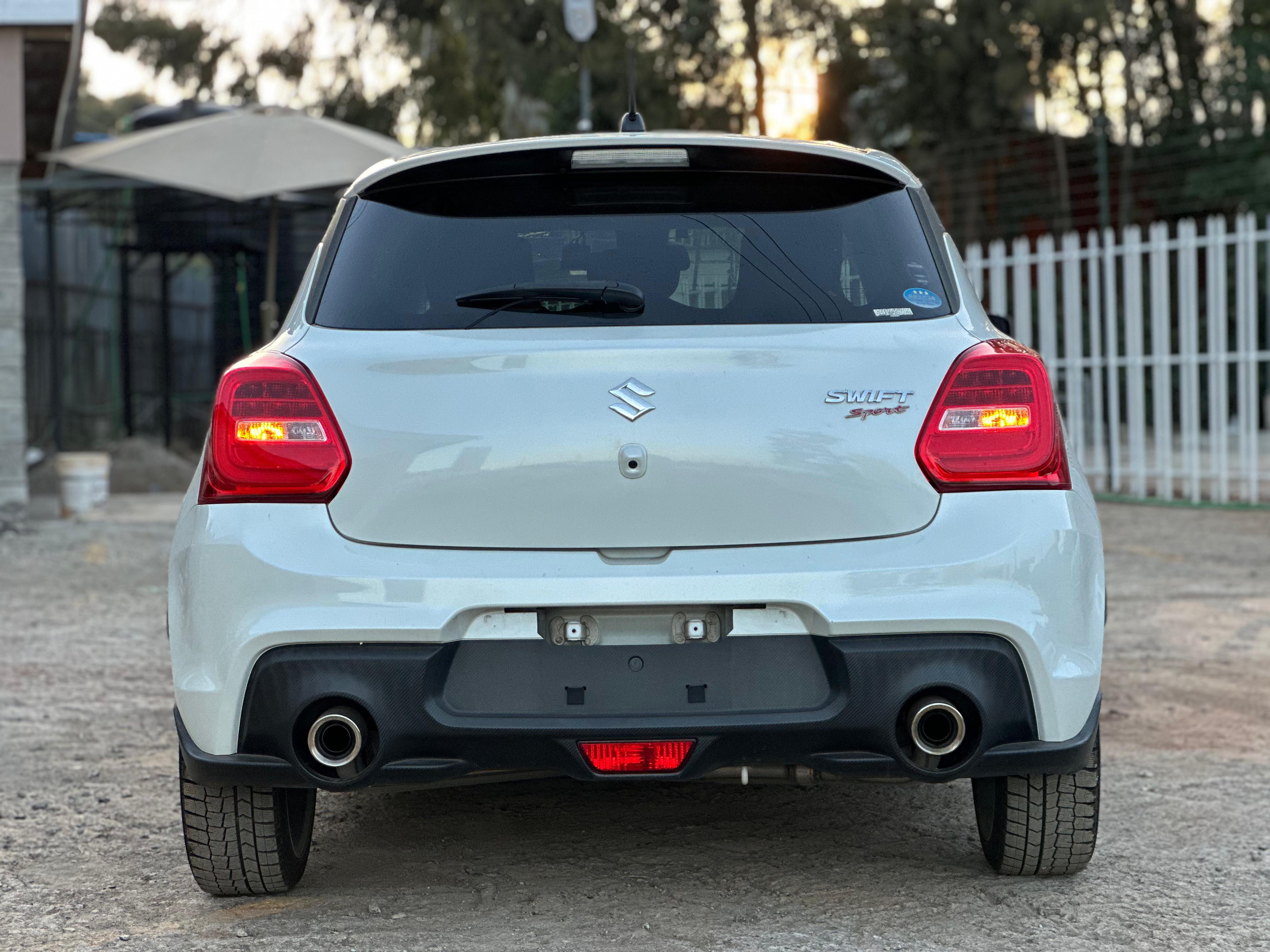 2018 Suzuki Swift Sport thumbnail 4