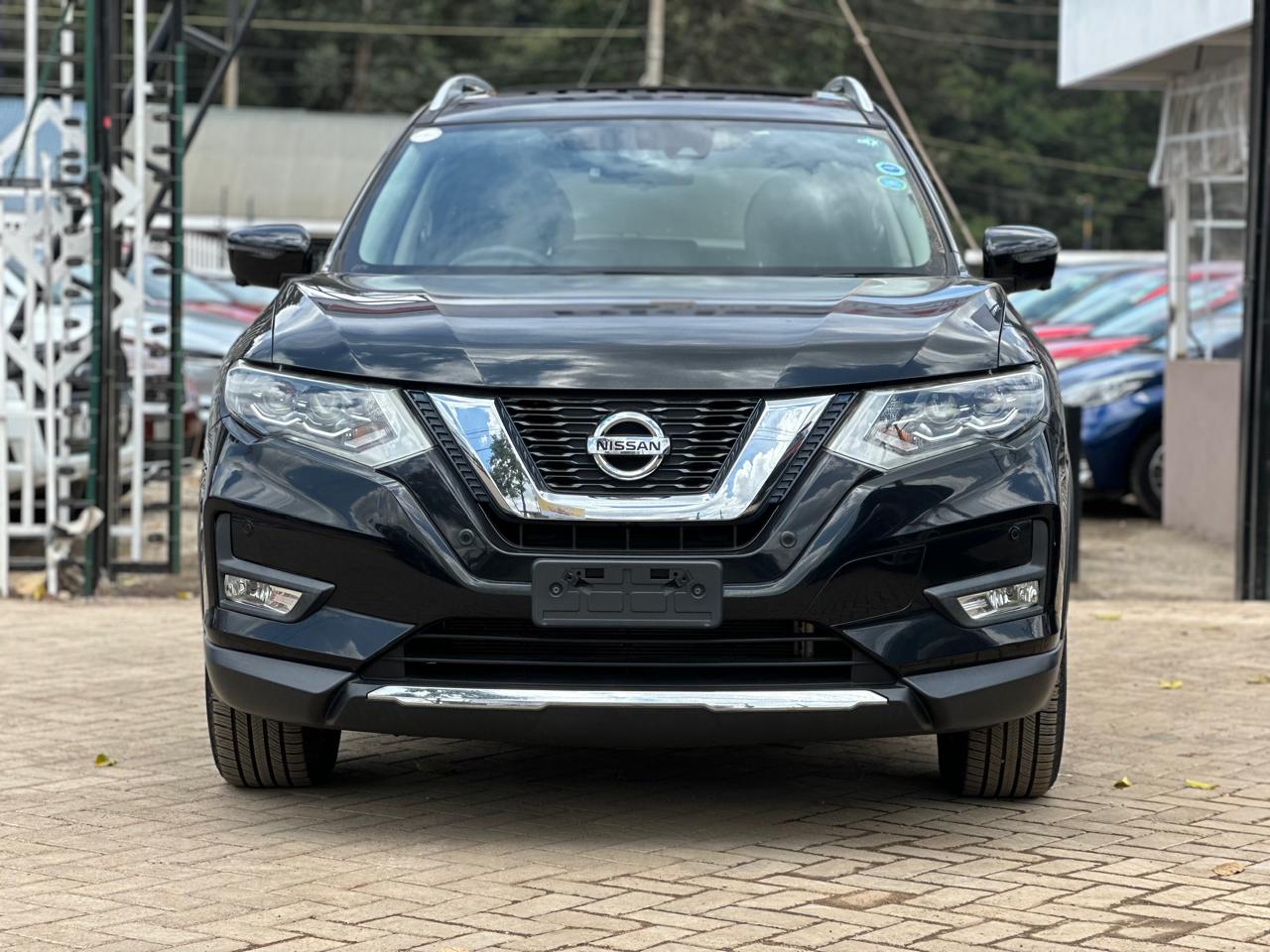 2018 Nissan Xtrail thumbnail 3