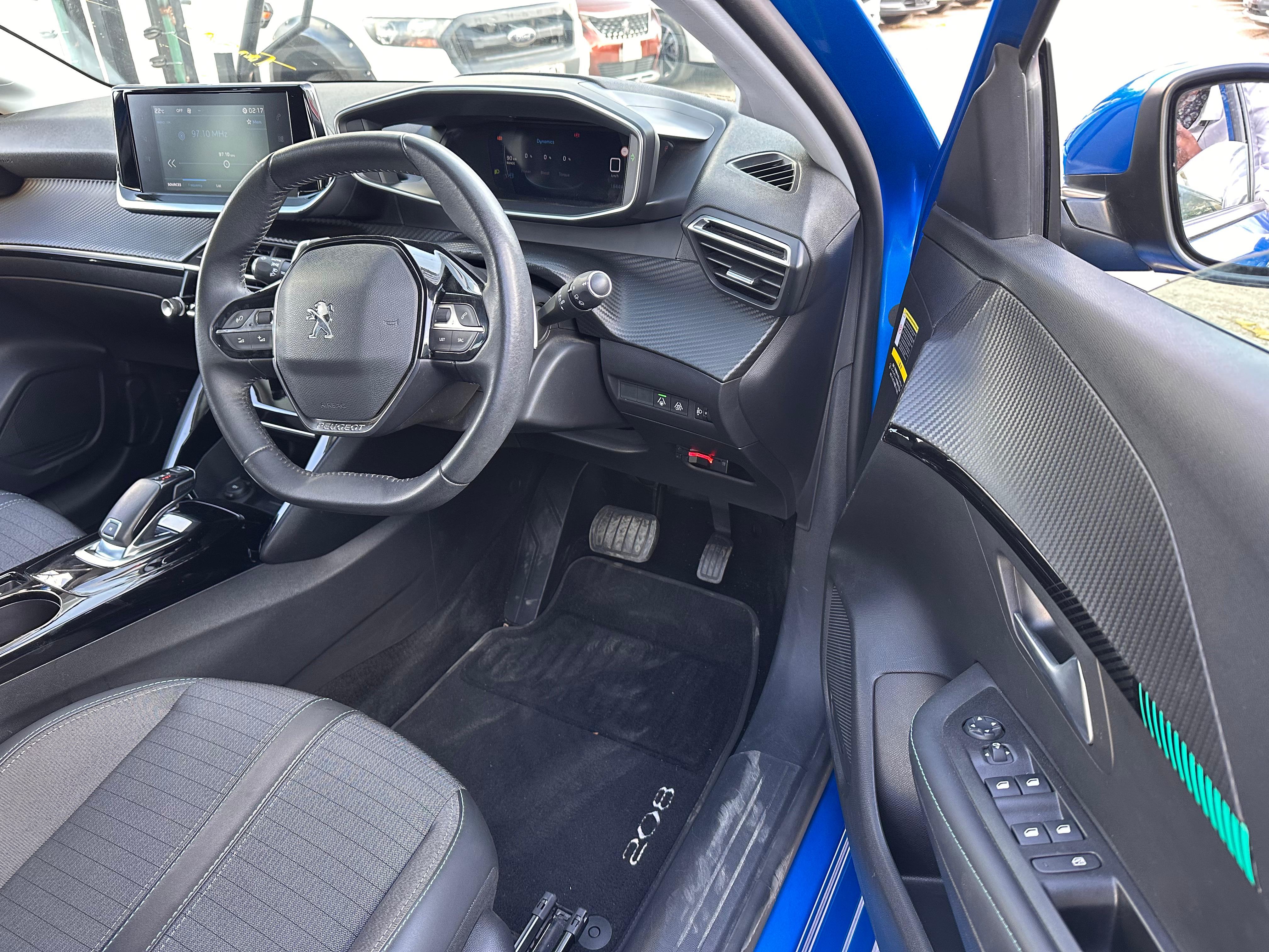 2020 Peugeot 208 thumbnail 6