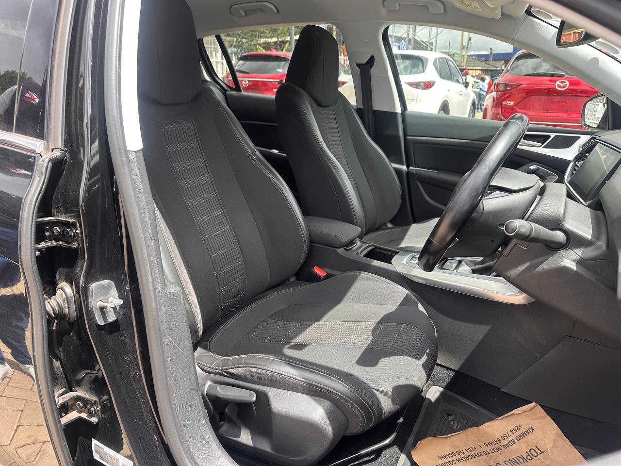 2019 Peugeot 308 thumbnail 7