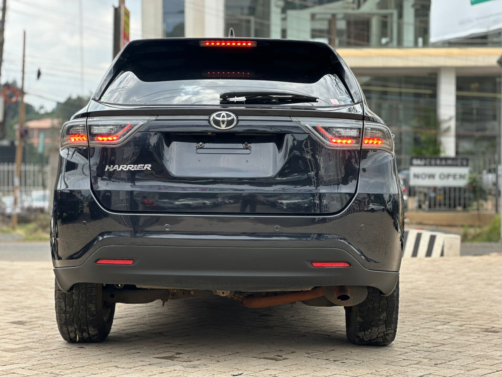 2014 Toyota Harrier thumbnail 6