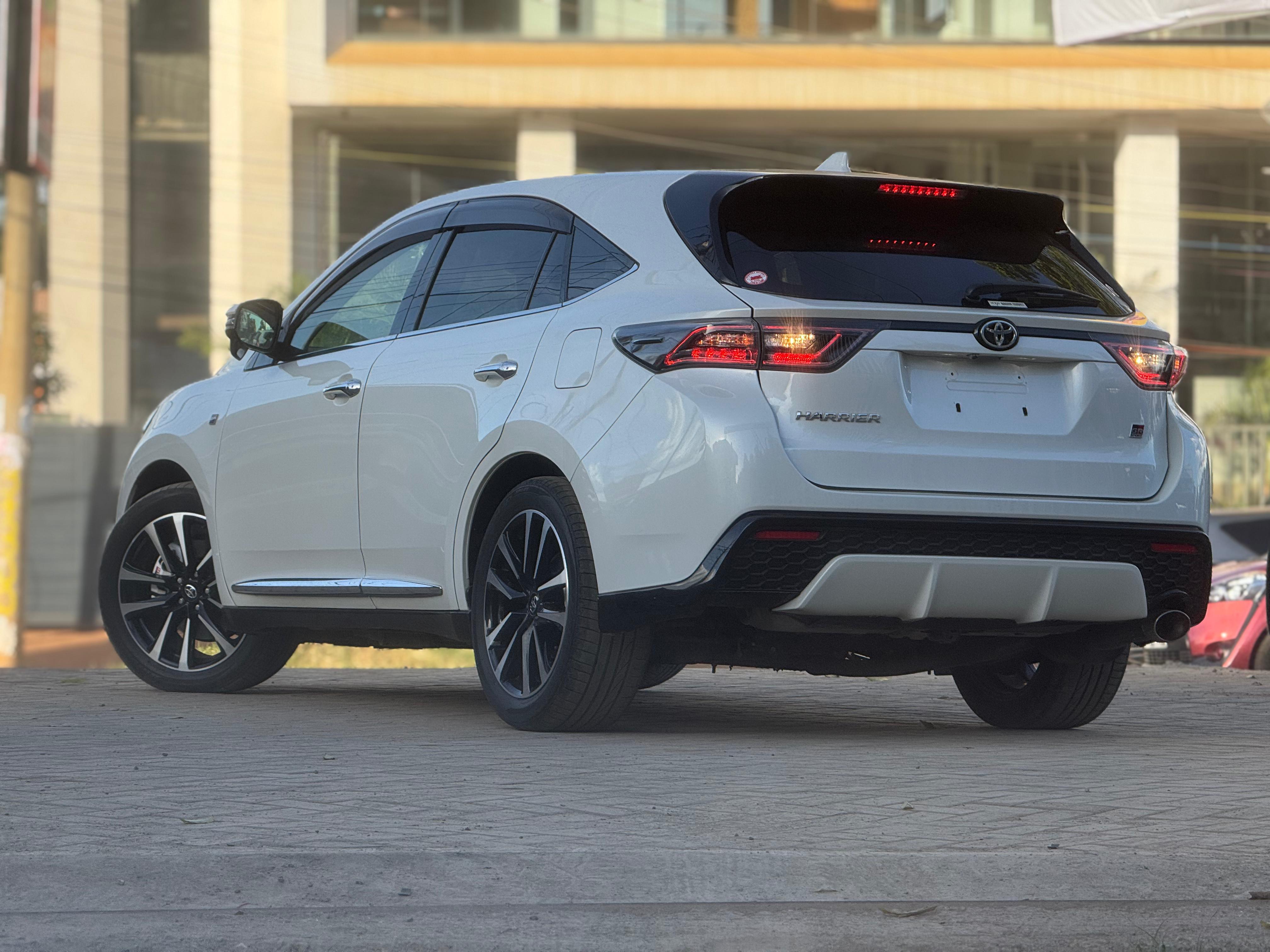 2019 Toyota Harrier thumbnail 5