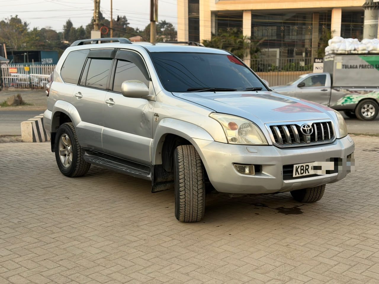 2005 Toyota Land Cruiser Prado J120 - view 2