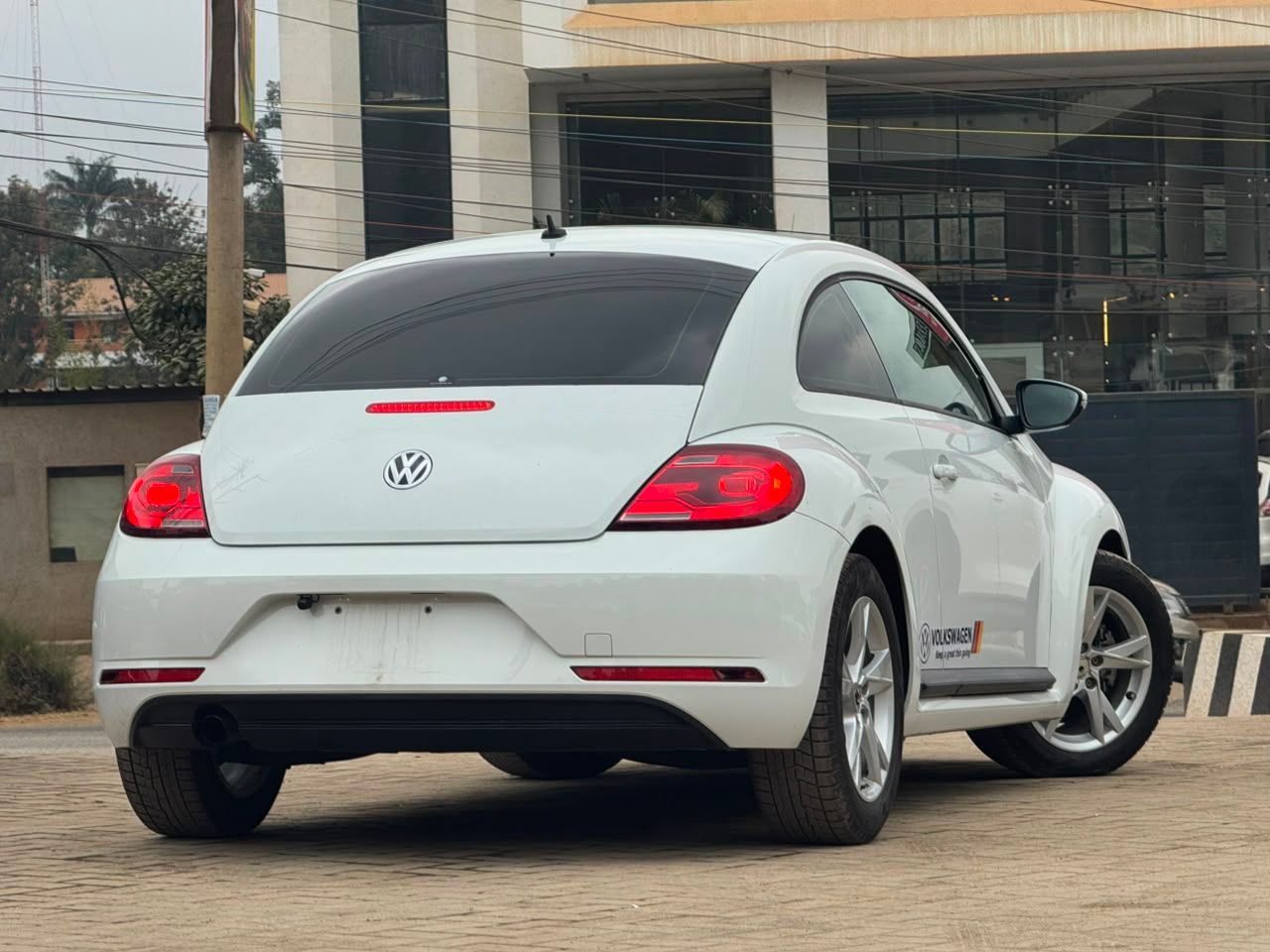 2019 Volkswagen Beetle thumbnail 5